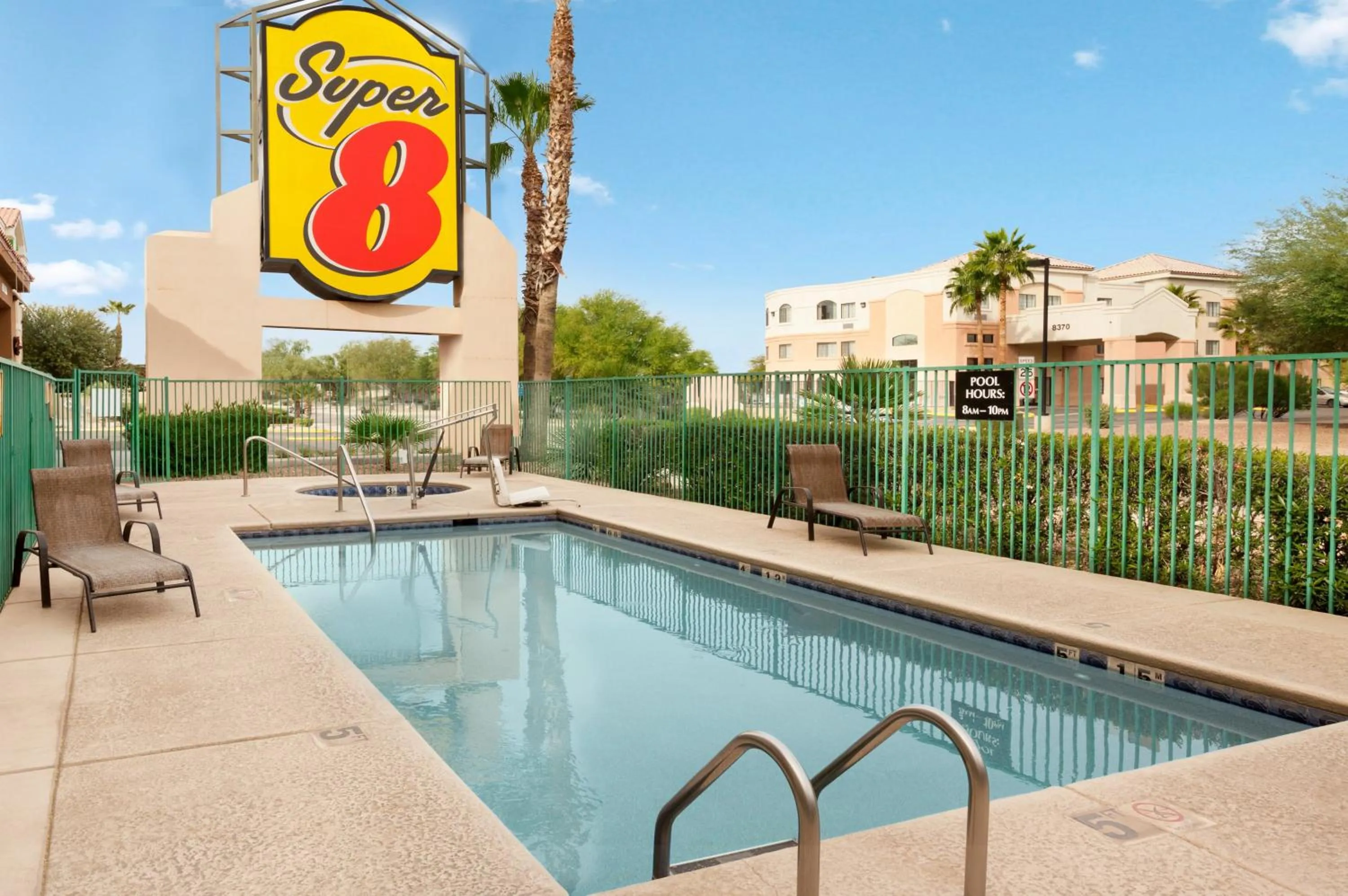 Swimming pool in Super 8 by Wyndham Marana/Tucson Area