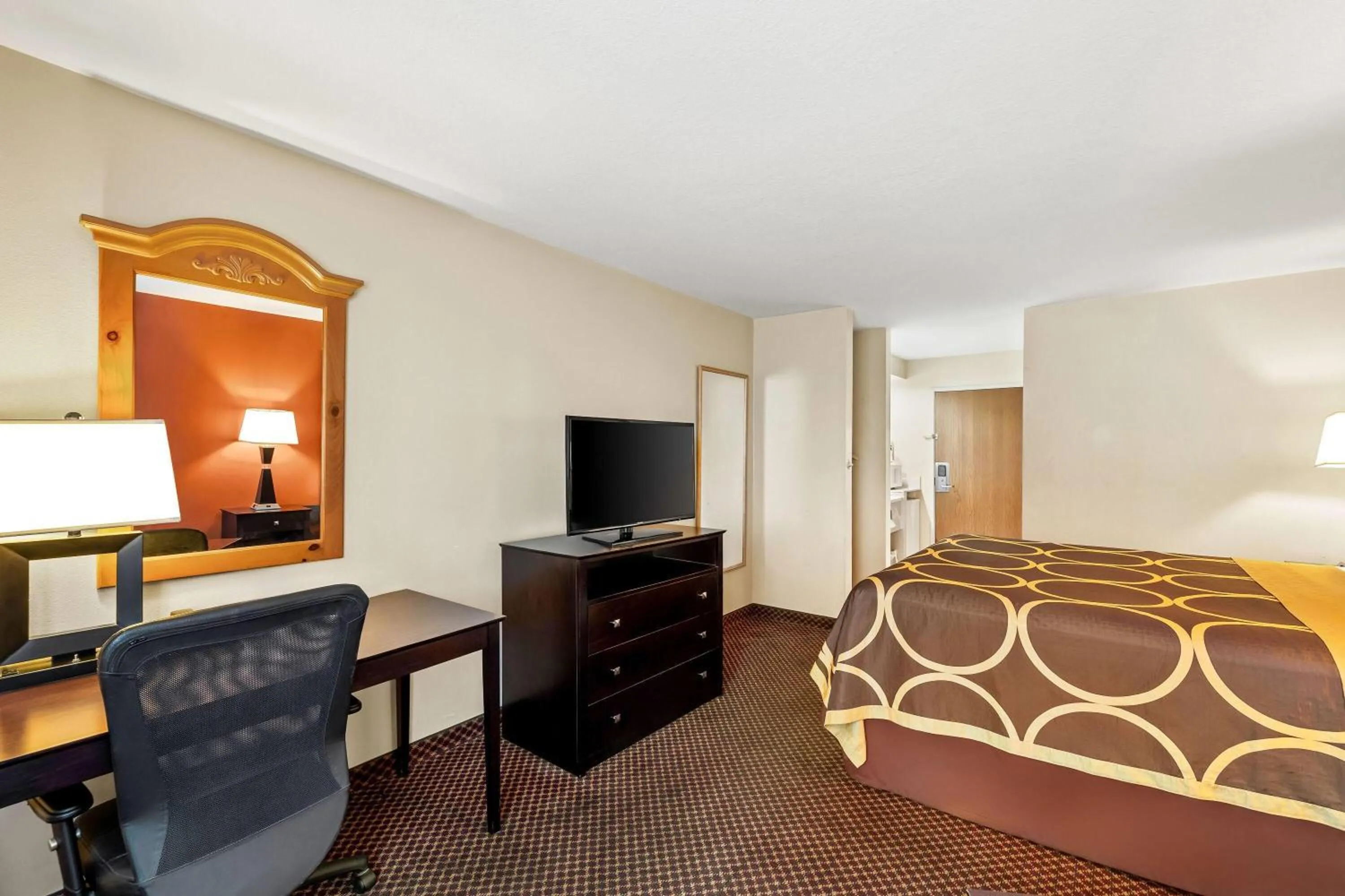 Bed in Super 8 by Wyndham Marana/Tucson Area