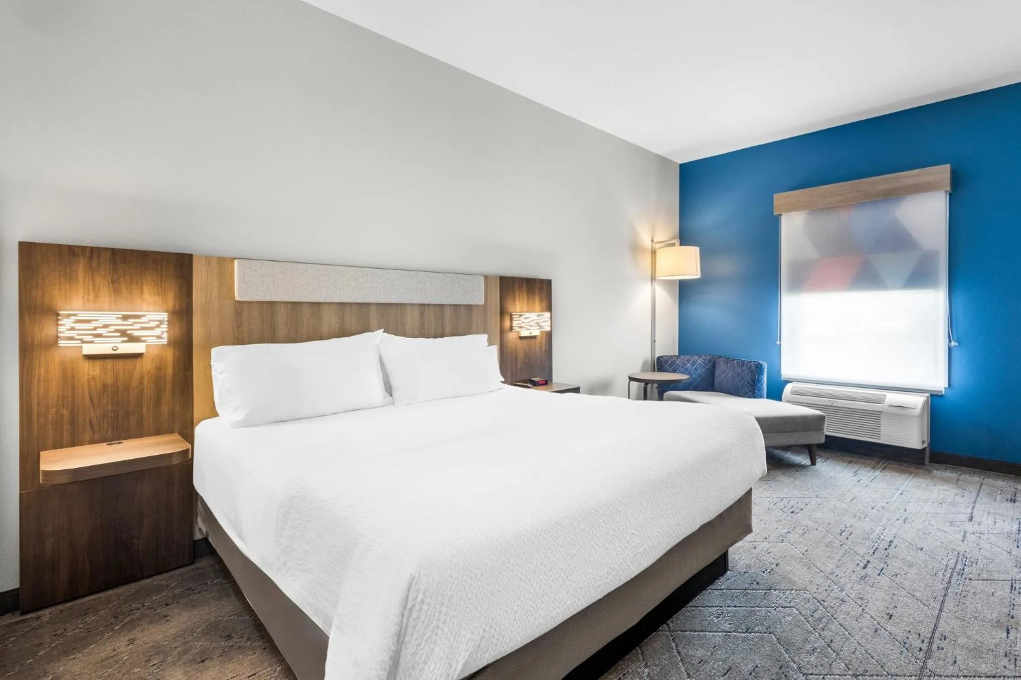 Photo of the whole room, Bed in Holiday Inn Express Hotel & Suites Van Wert by IHG