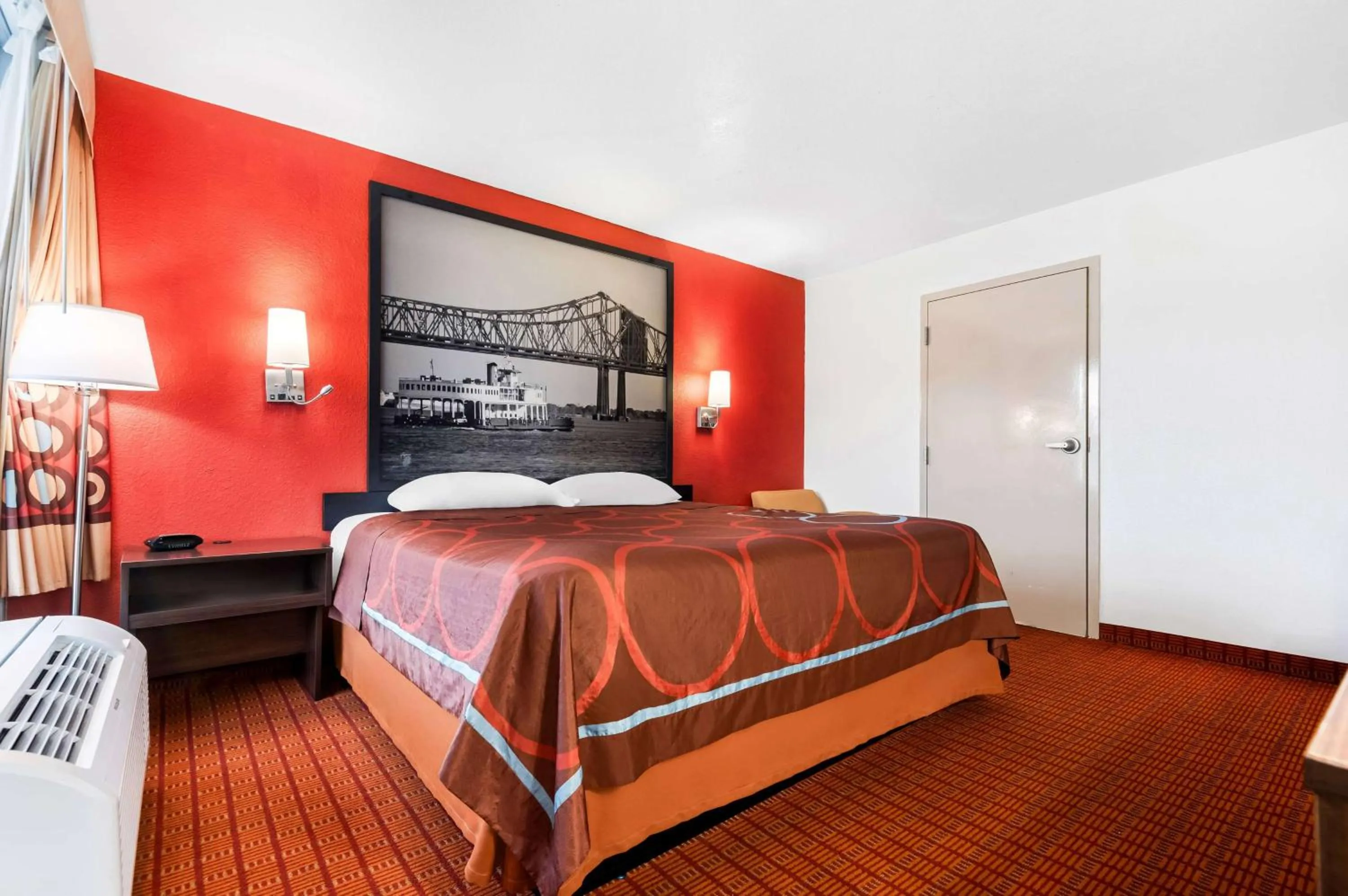 Photo of the whole room, Bed in Super 8 by Wyndham Baton Rouge/I-10