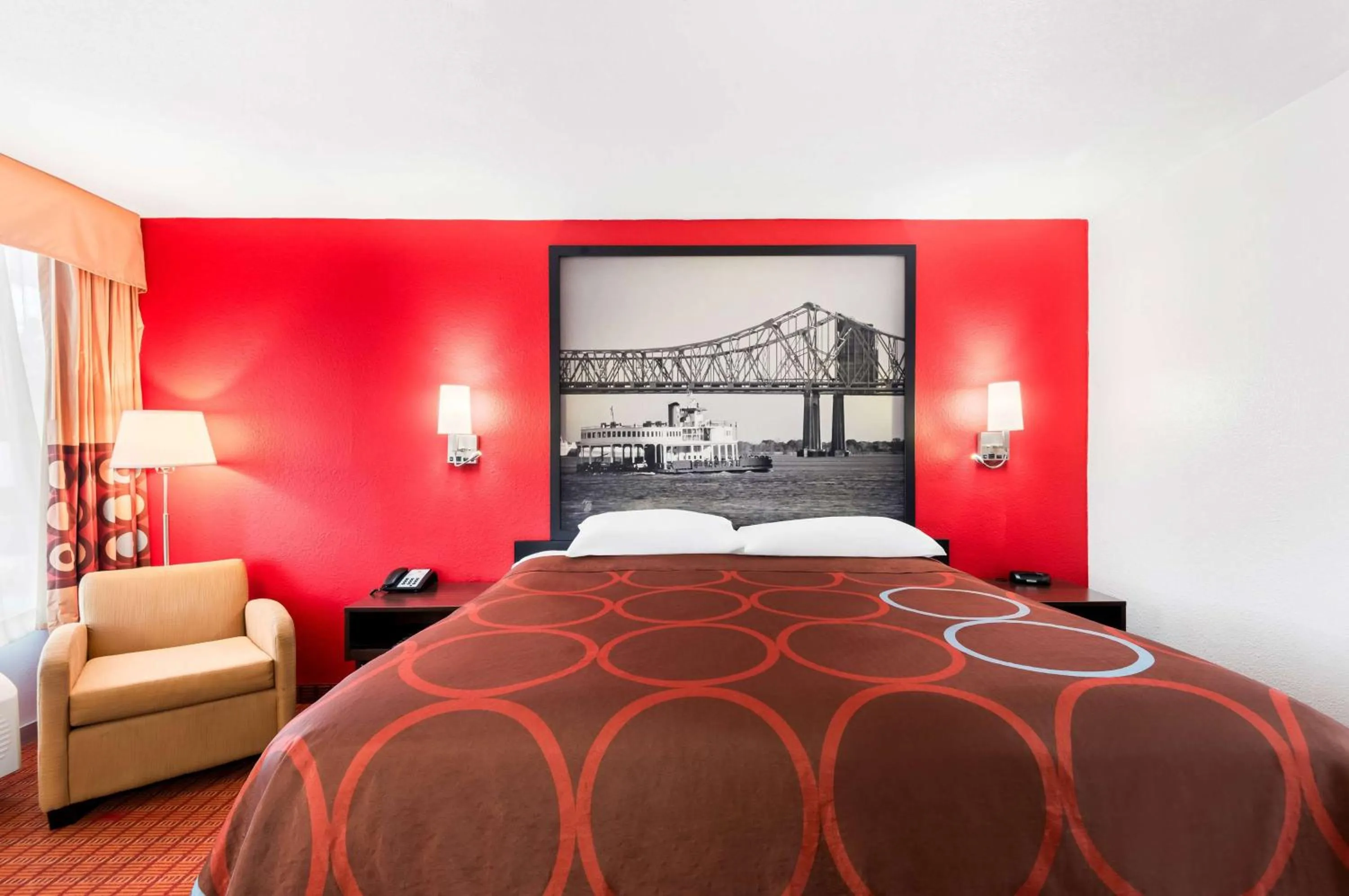 Photo of the whole room, Bed in Super 8 by Wyndham Baton Rouge/I-10