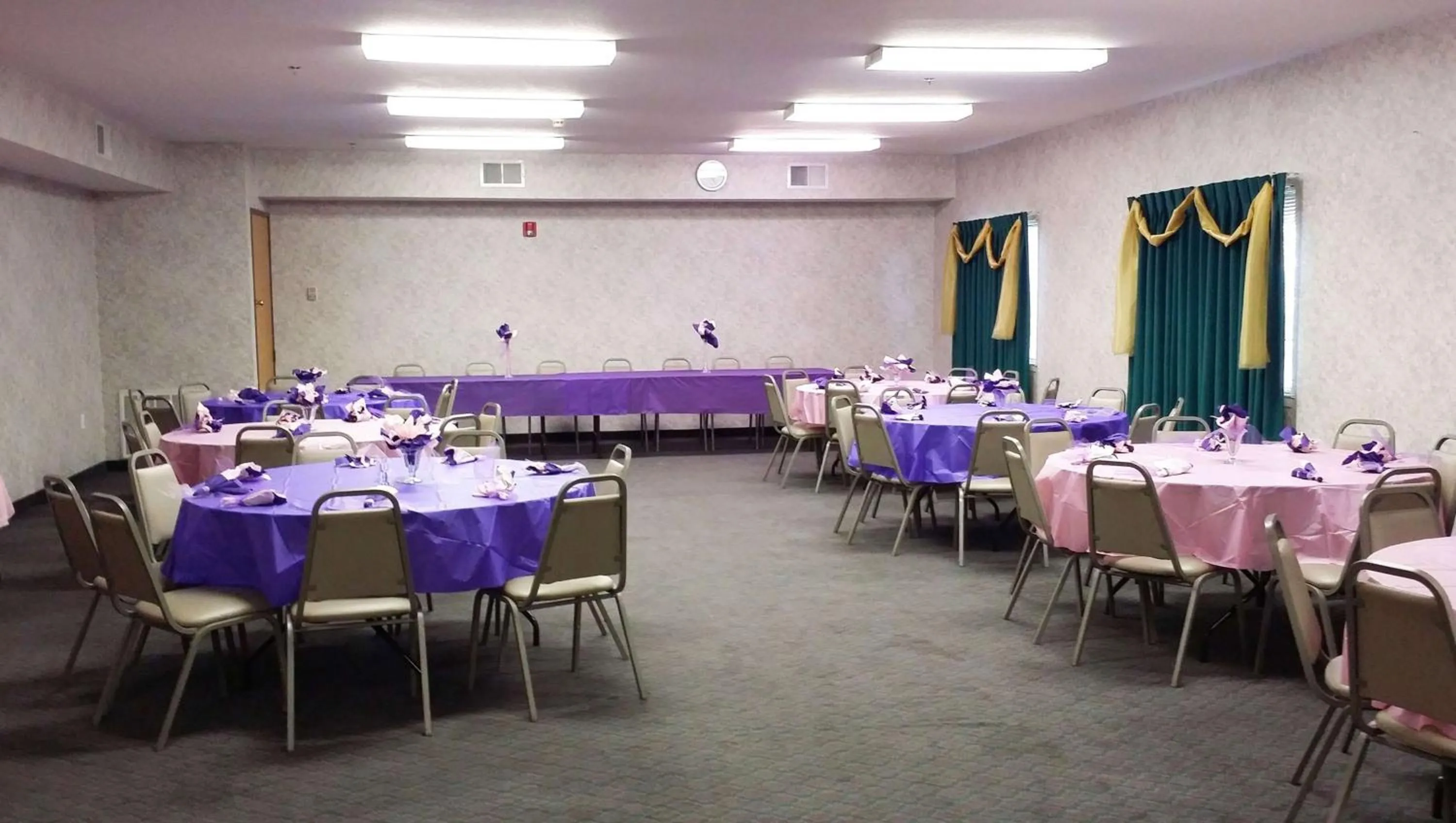 Banquet/Function facilities in Magnuson Hotel Cedar Hill