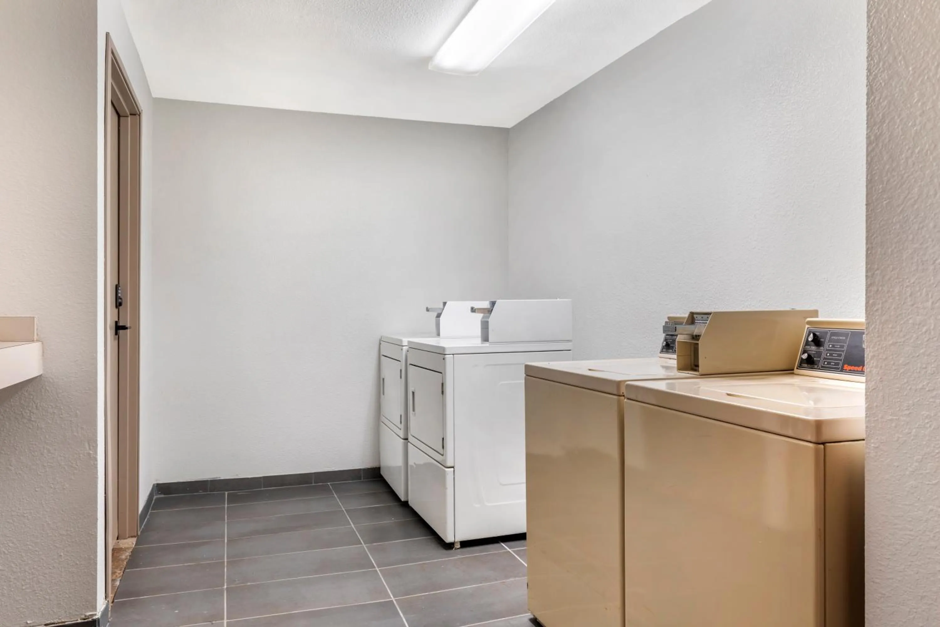 laundry in Sleep Inn