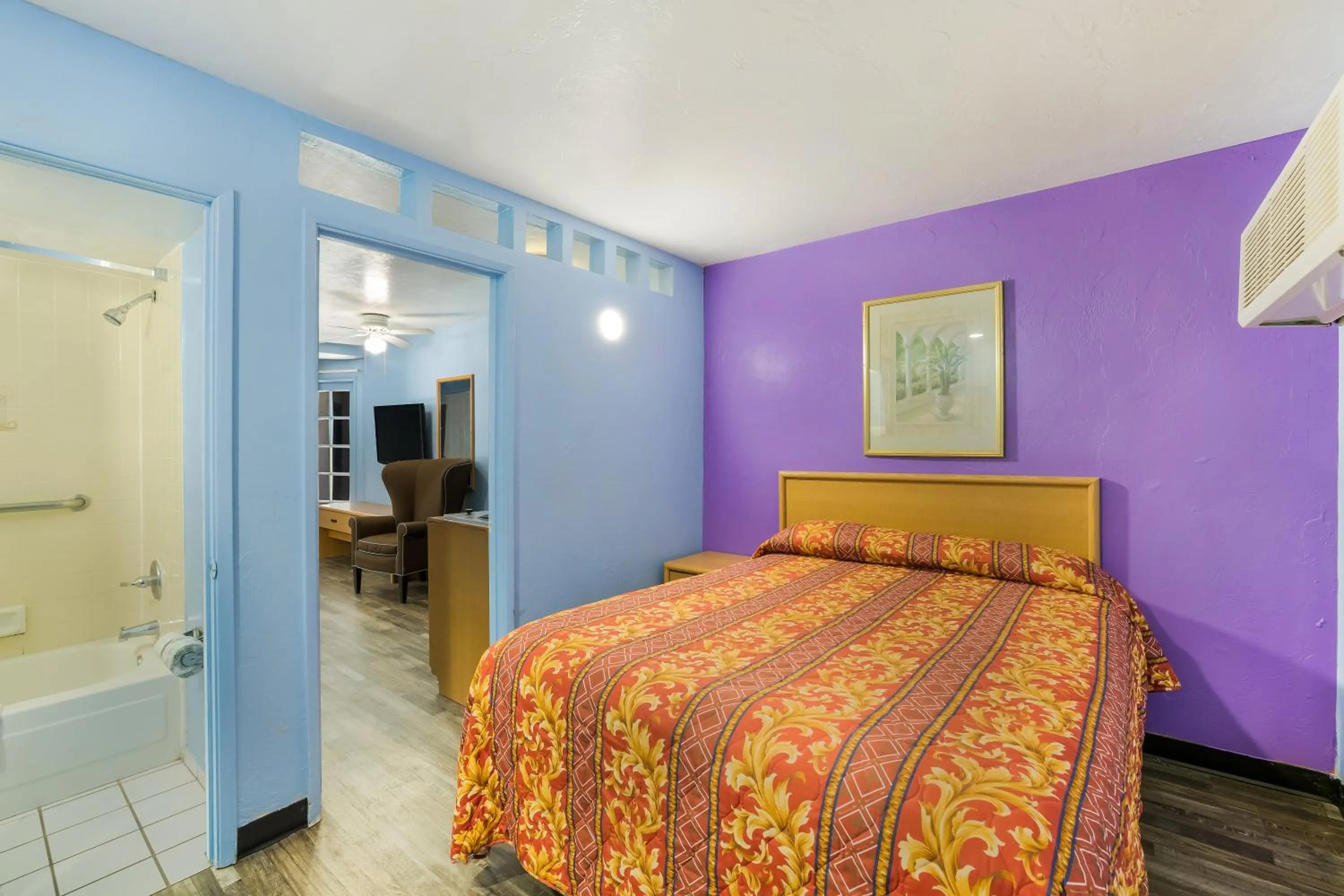 Bedroom in Knights Inn Tucson D.M.A.F Area