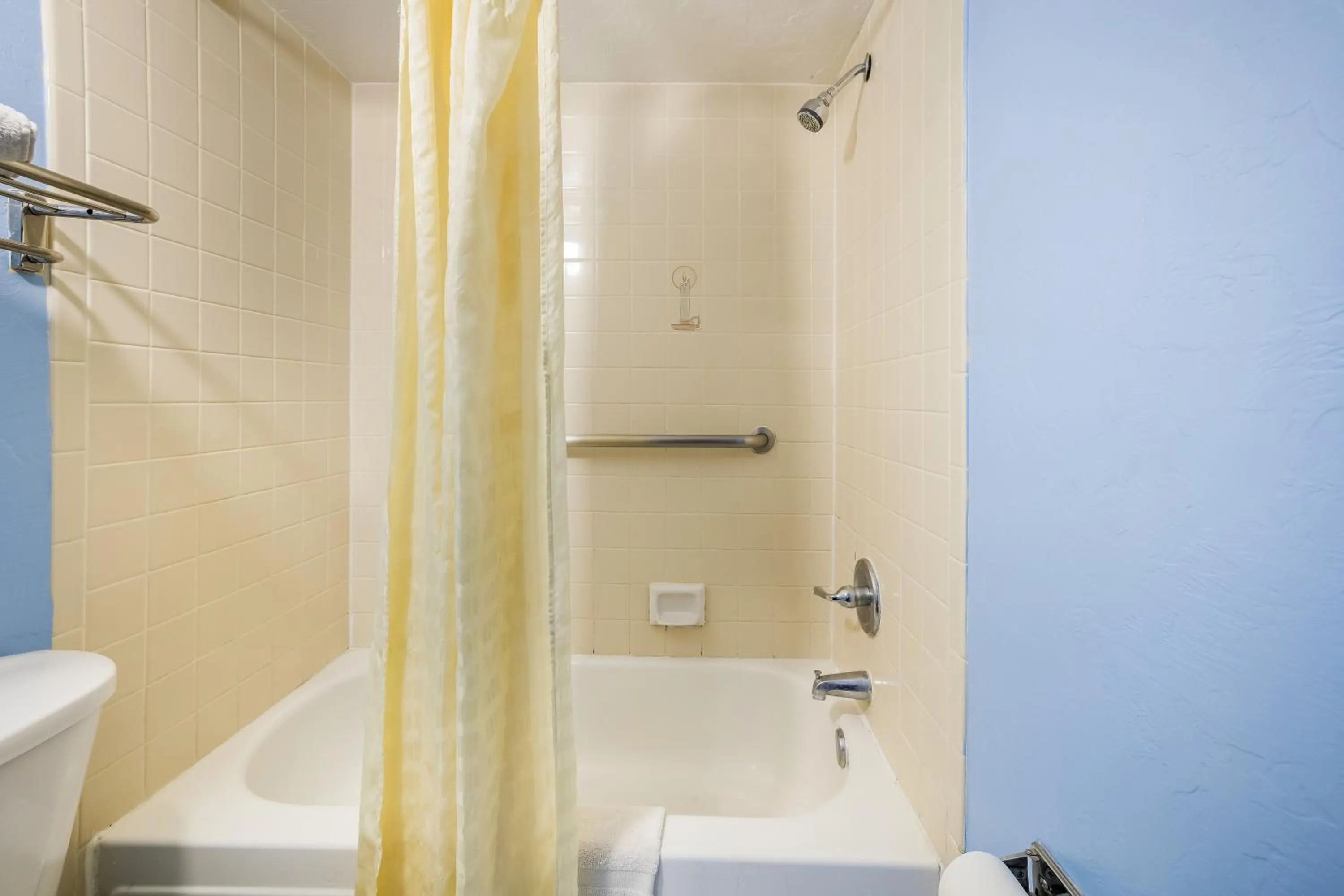 Bathroom in Knights Inn Tucson D.M.A.F Area