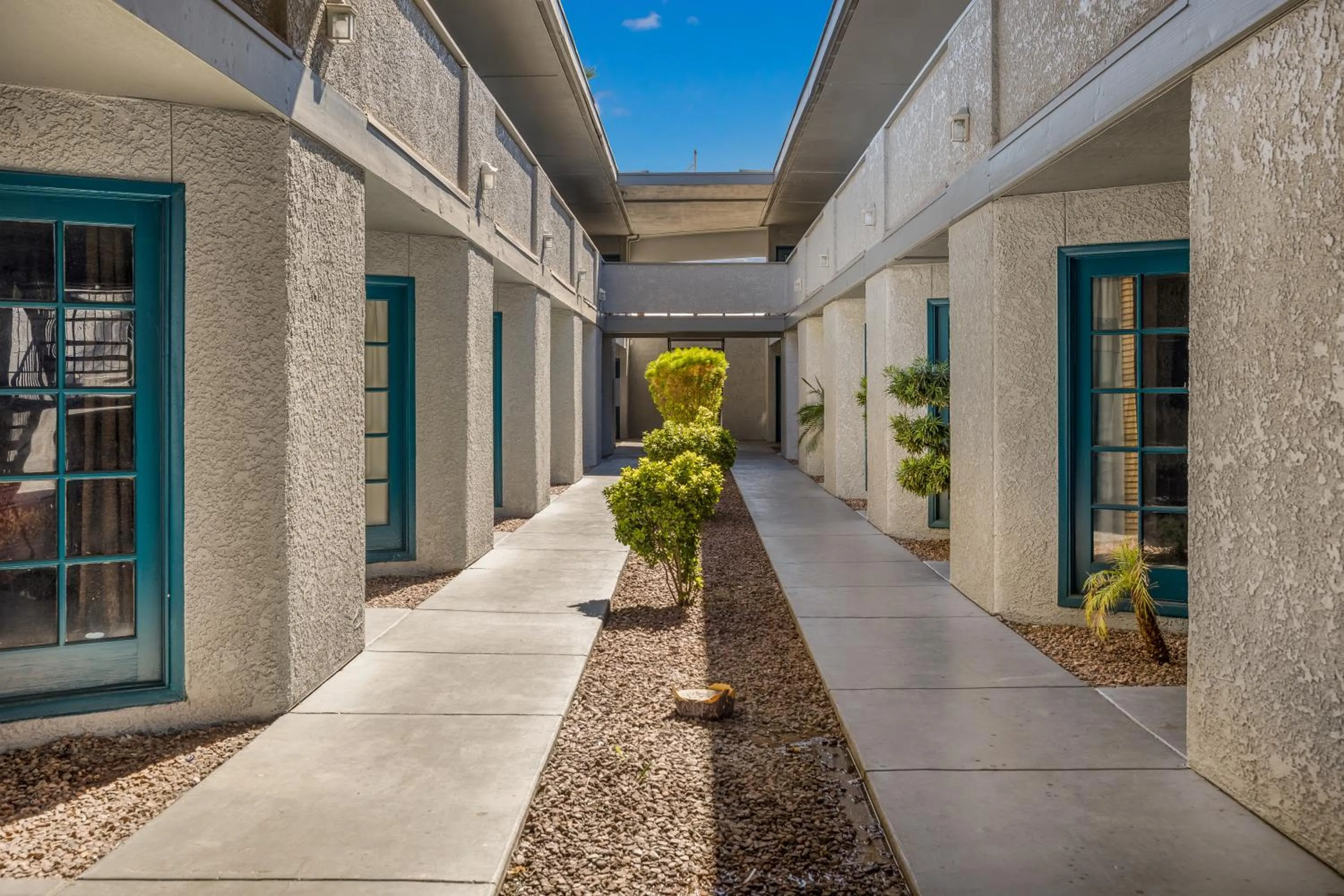 Property building in Knights Inn Tucson D.M.A.F Area