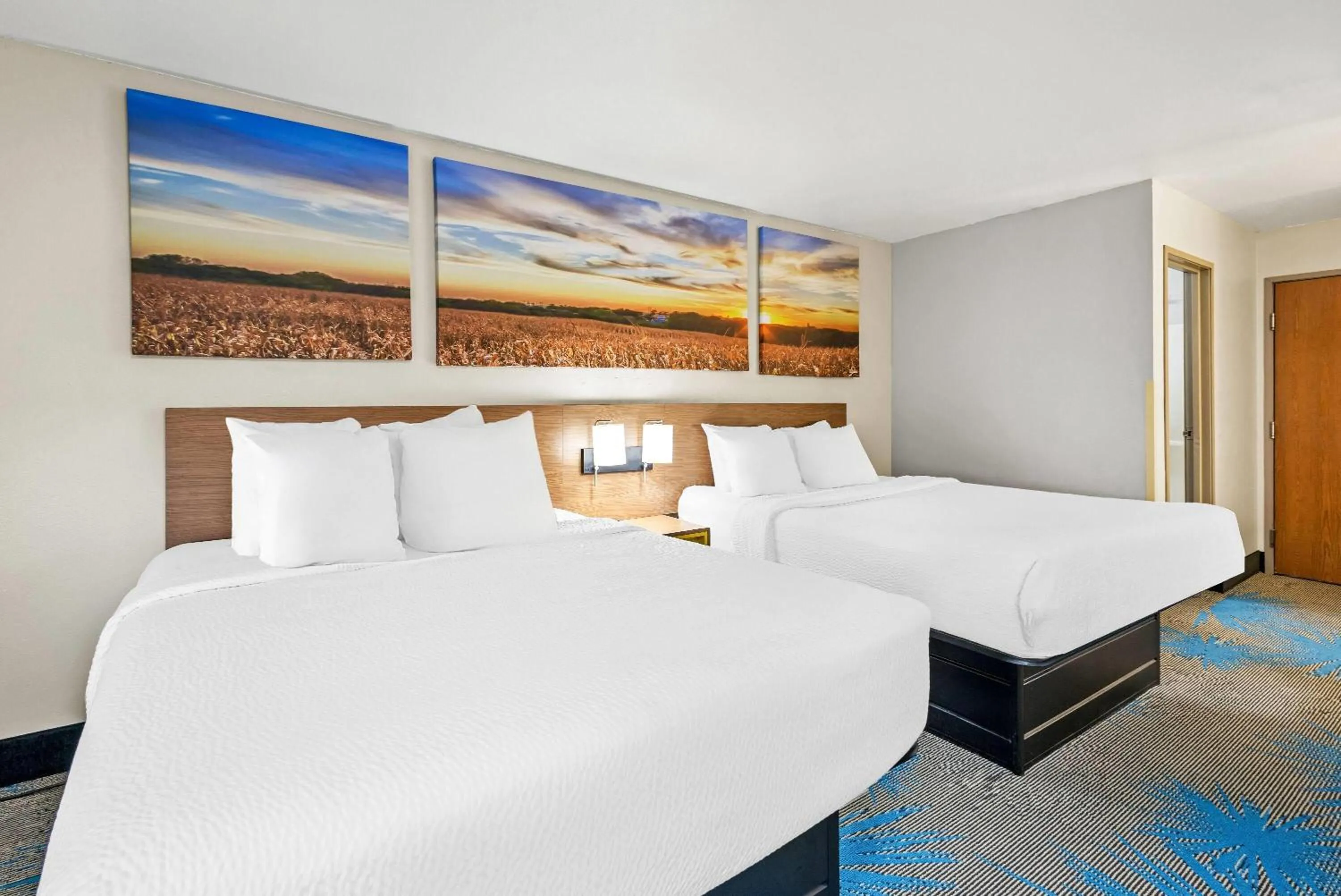 Bed in Days Inn by Wyndham Mitchell SD