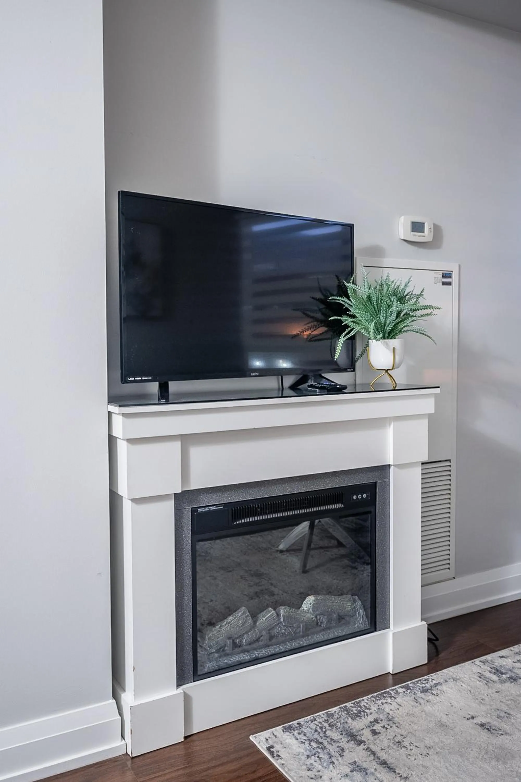 TV and multimedia in GLOBALSTAY Modern Apartments in North York Skyscraper