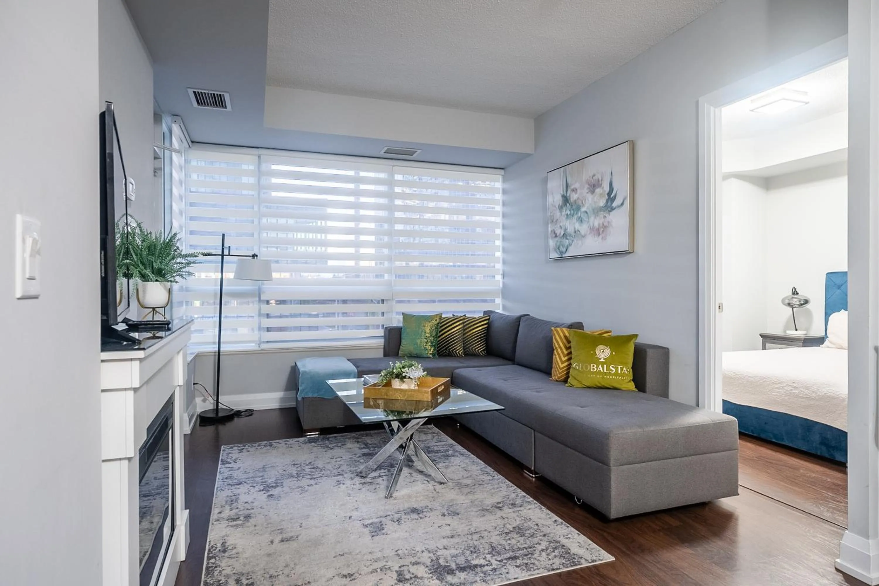 TV and multimedia in GLOBALSTAY Modern Apartments in North York Skyscraper