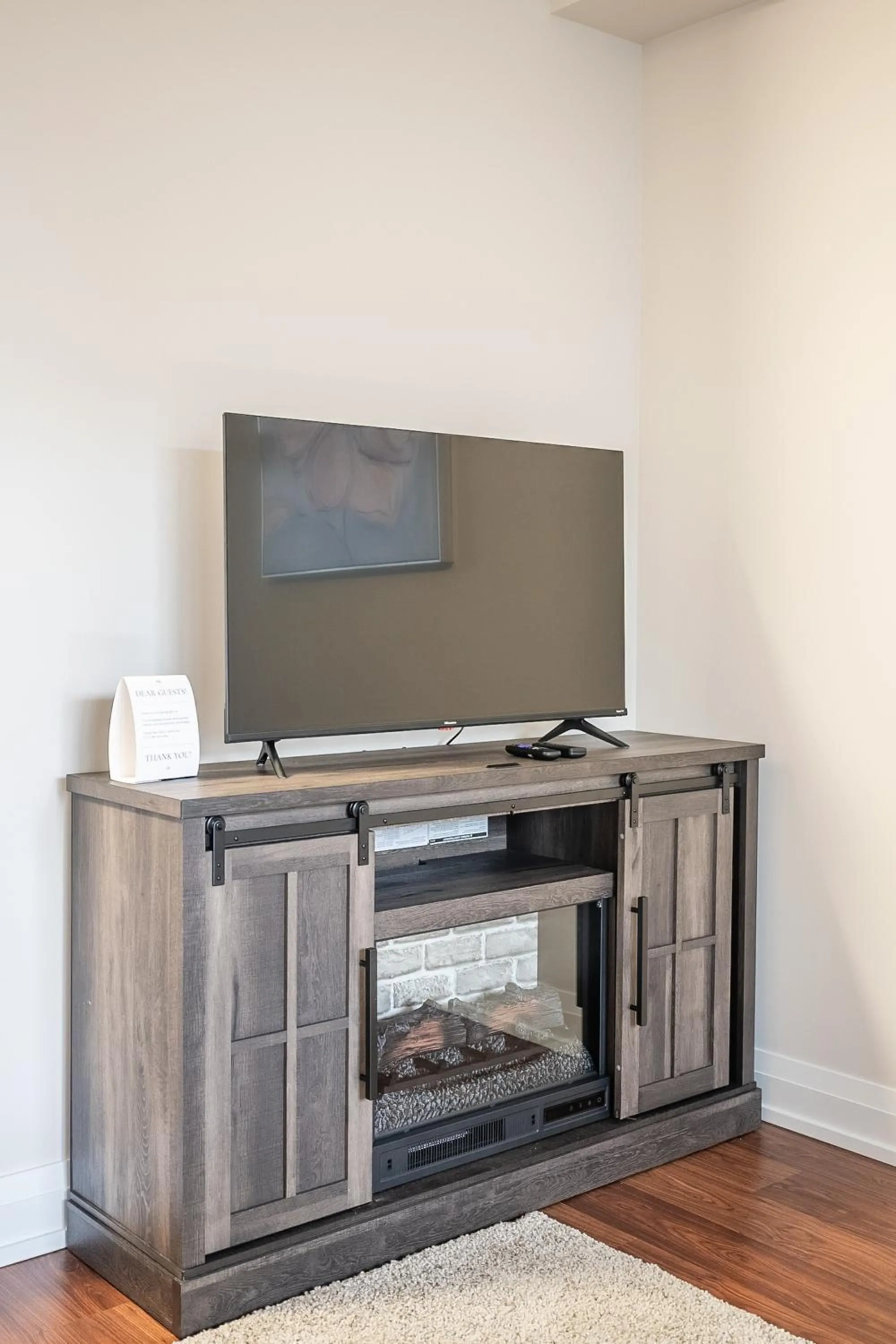 TV and multimedia in GLOBALSTAY Modern Apartments in North York Skyscraper