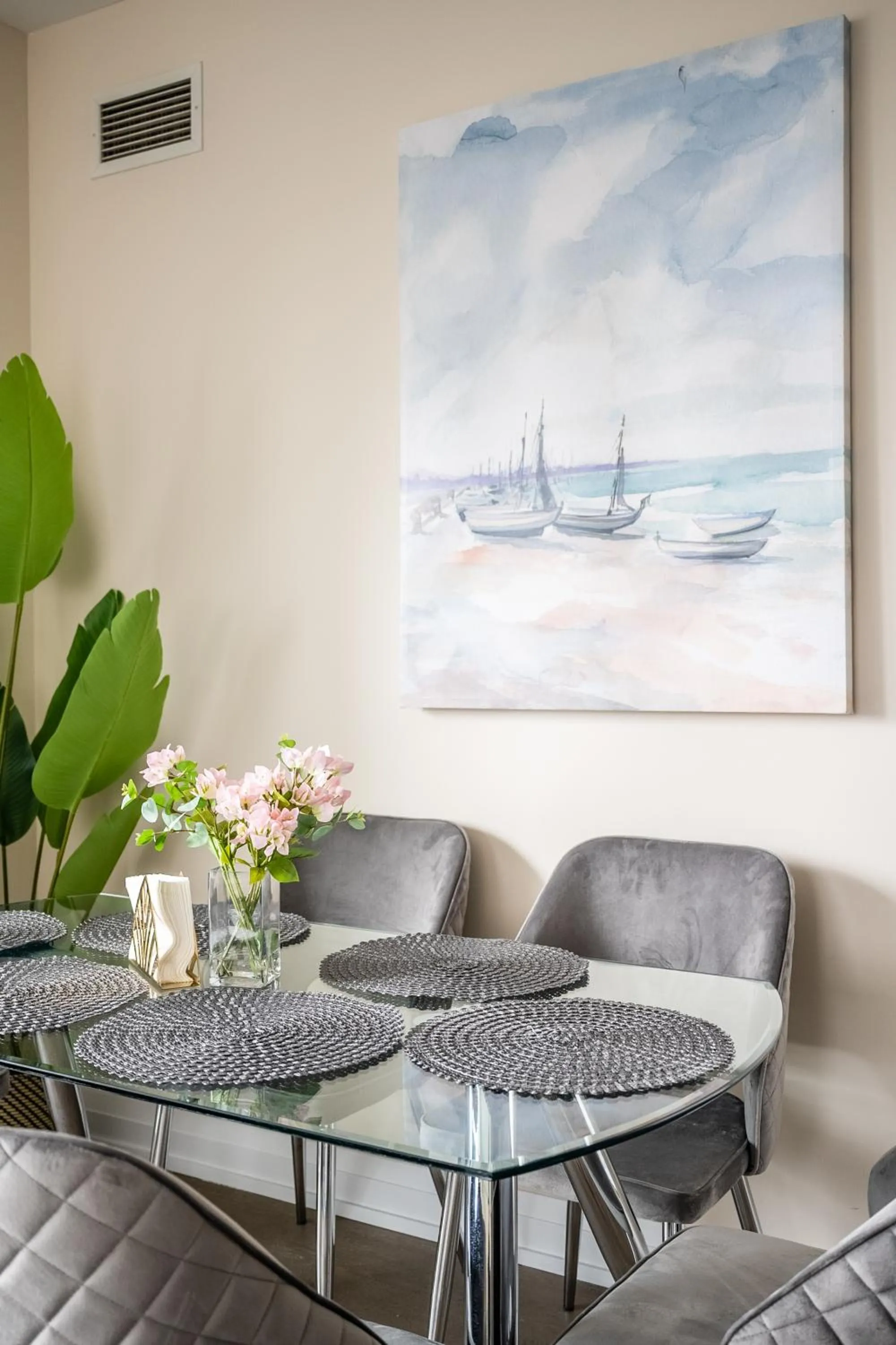 Dining area in GLOBALSTAY Modern Apartments in North York Skyscraper