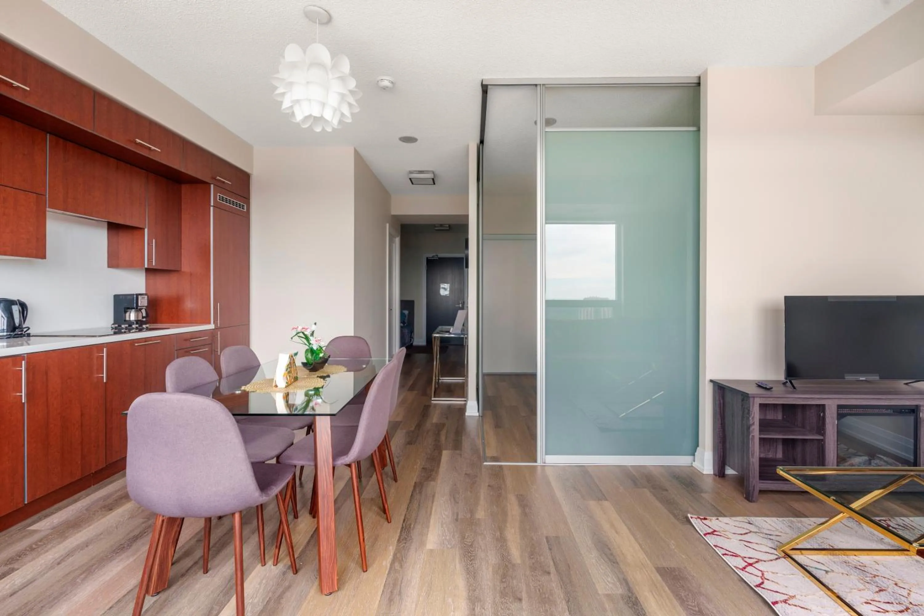 TV and multimedia in GLOBALSTAY Modern Apartments in North York Skyscraper