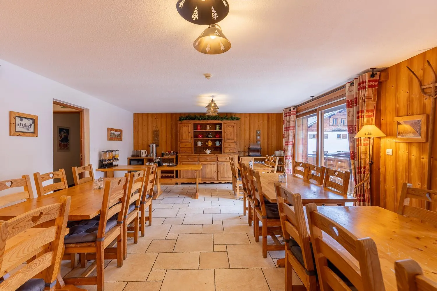 Dining area in Savoy Morzine