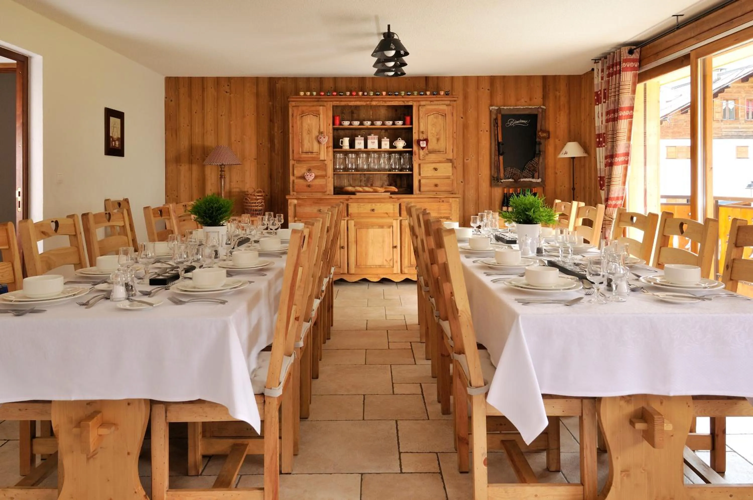 Restaurant/places to eat in Savoy Morzine