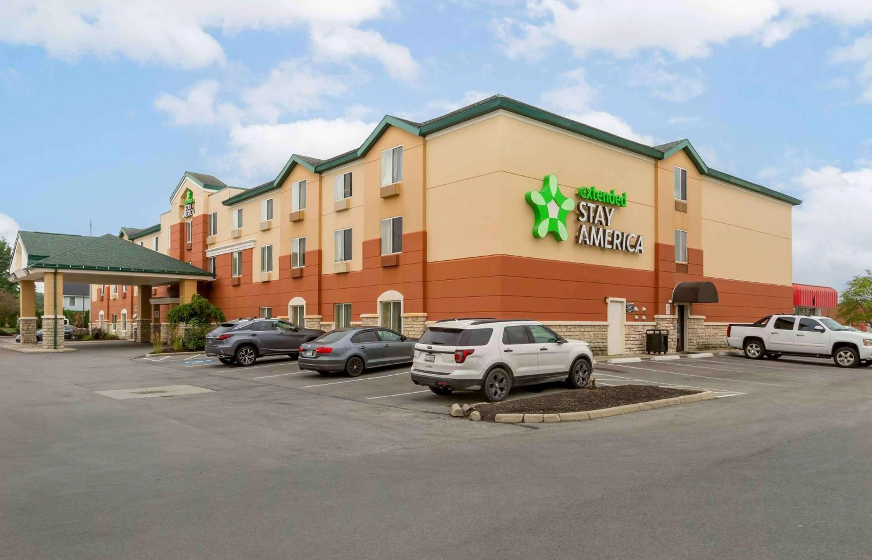 Property building in Extended Stay America Suites - Findlay - Tiffin Avenue