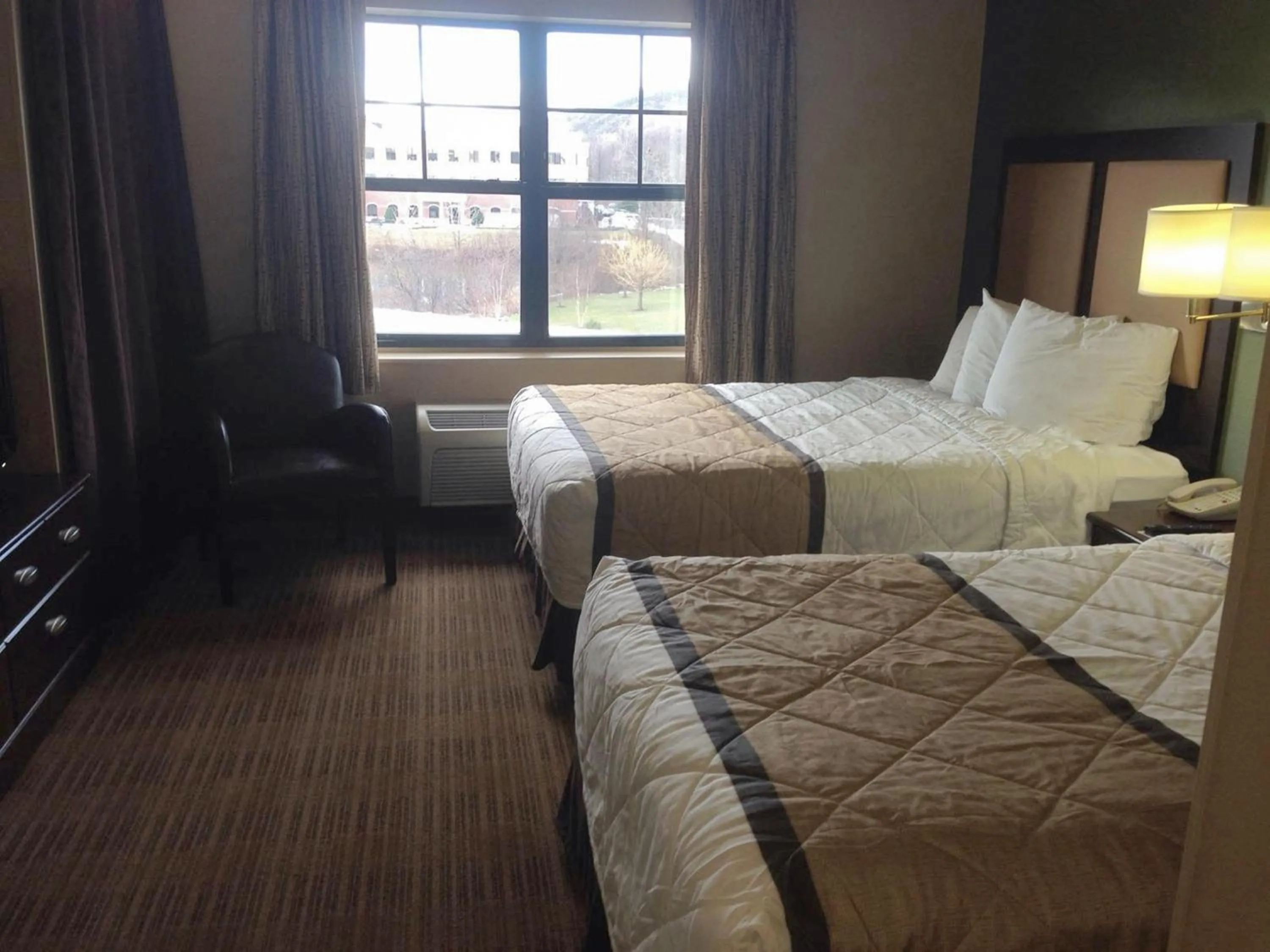 Bed in Extended Stay America Suites - Findlay - Tiffin Avenue