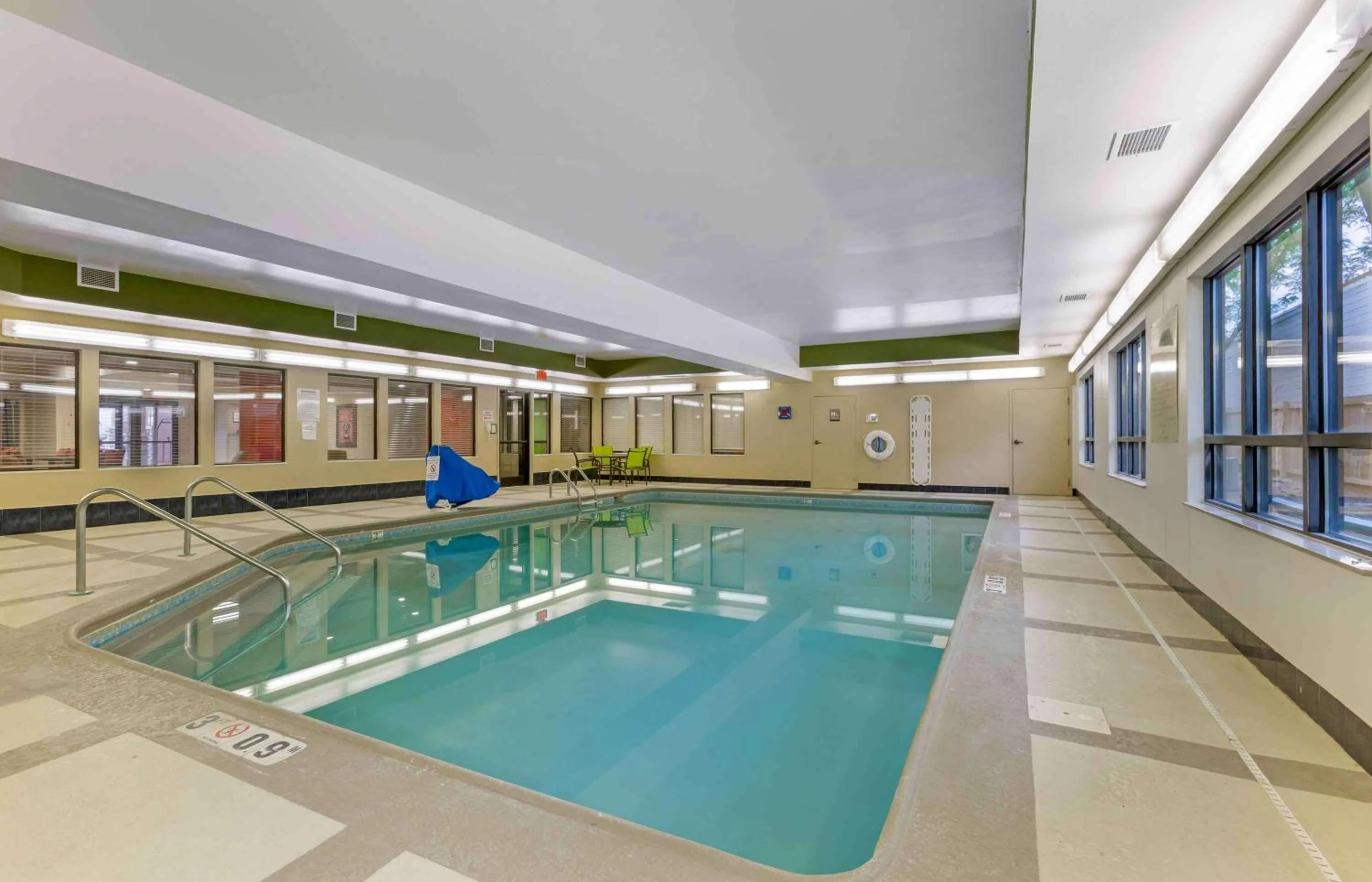 Pool view in Extended Stay America Suites - Findlay - Tiffin Avenue