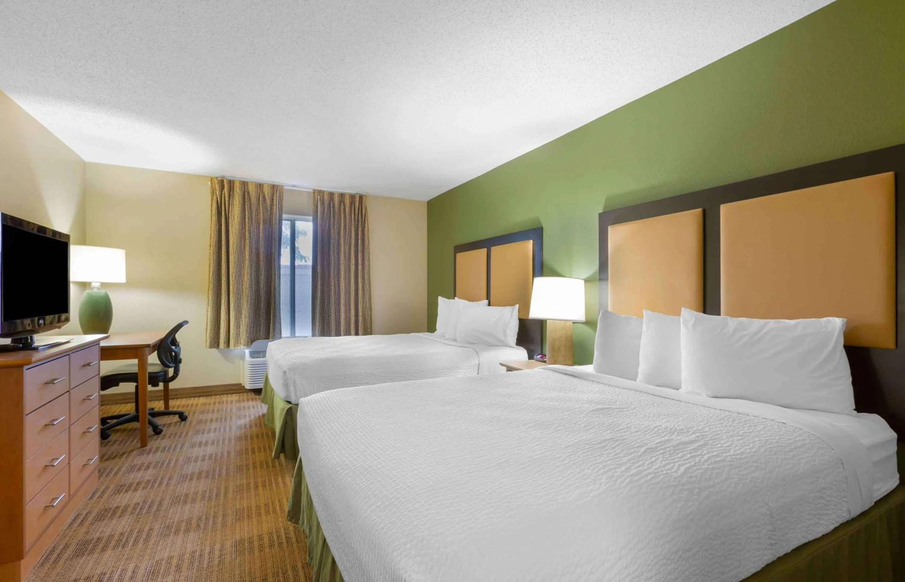 Bedroom, Bed in Extended Stay America Suites - Findlay - Tiffin Avenue