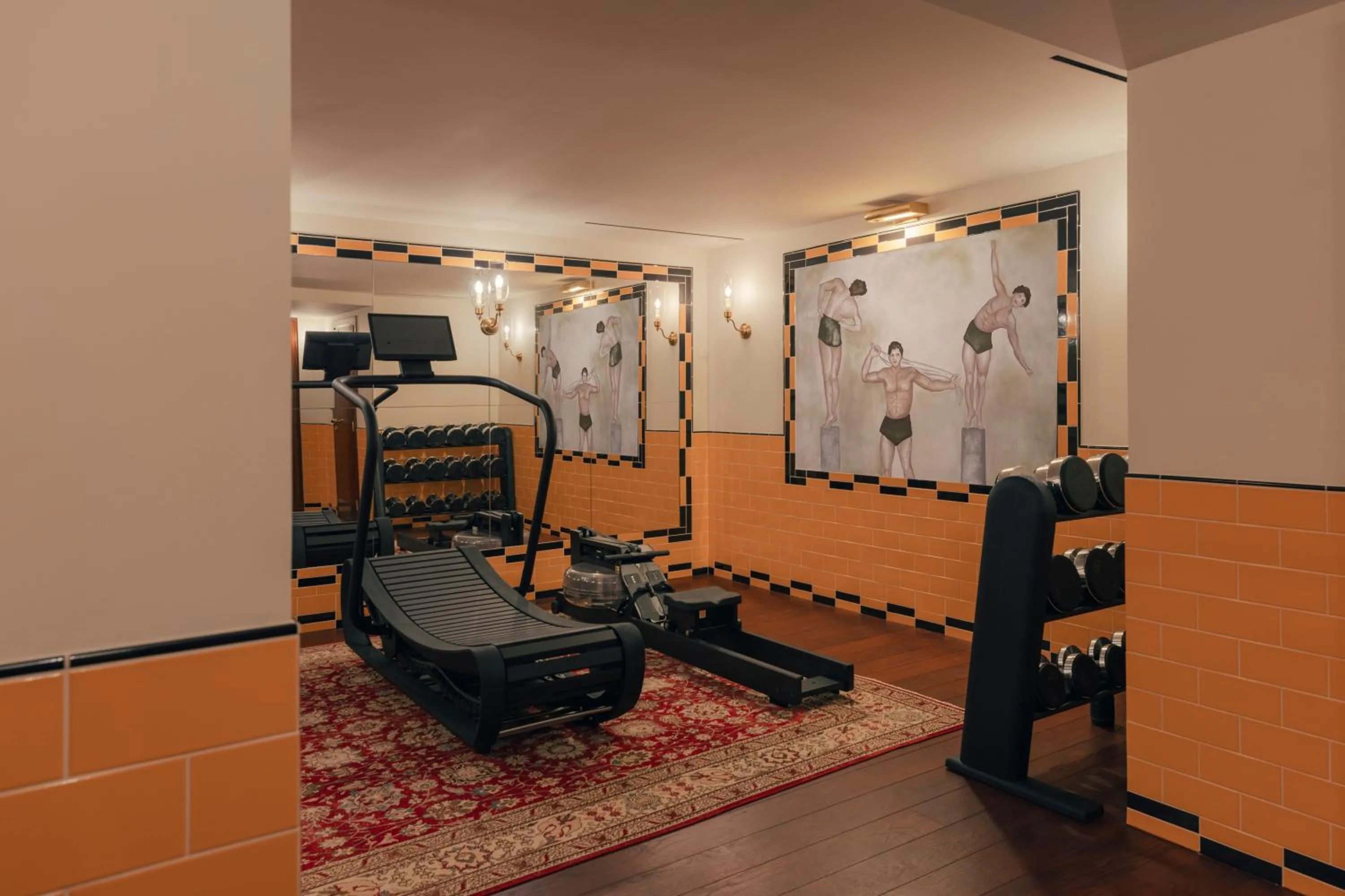 Fitness centre/facilities in Hôtel Des Grands Voyageurs