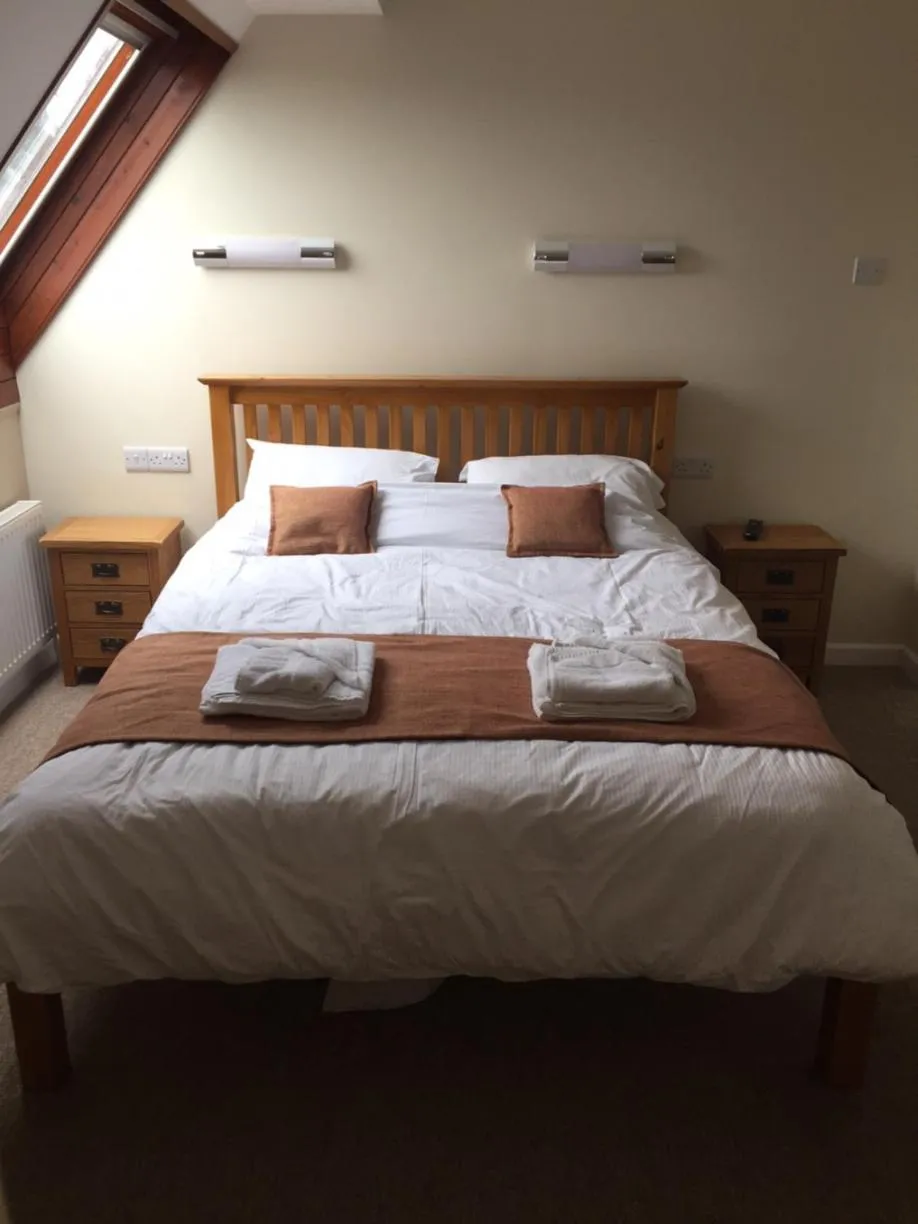 Breakfast, Bed in Neuadd Henllan Lodge