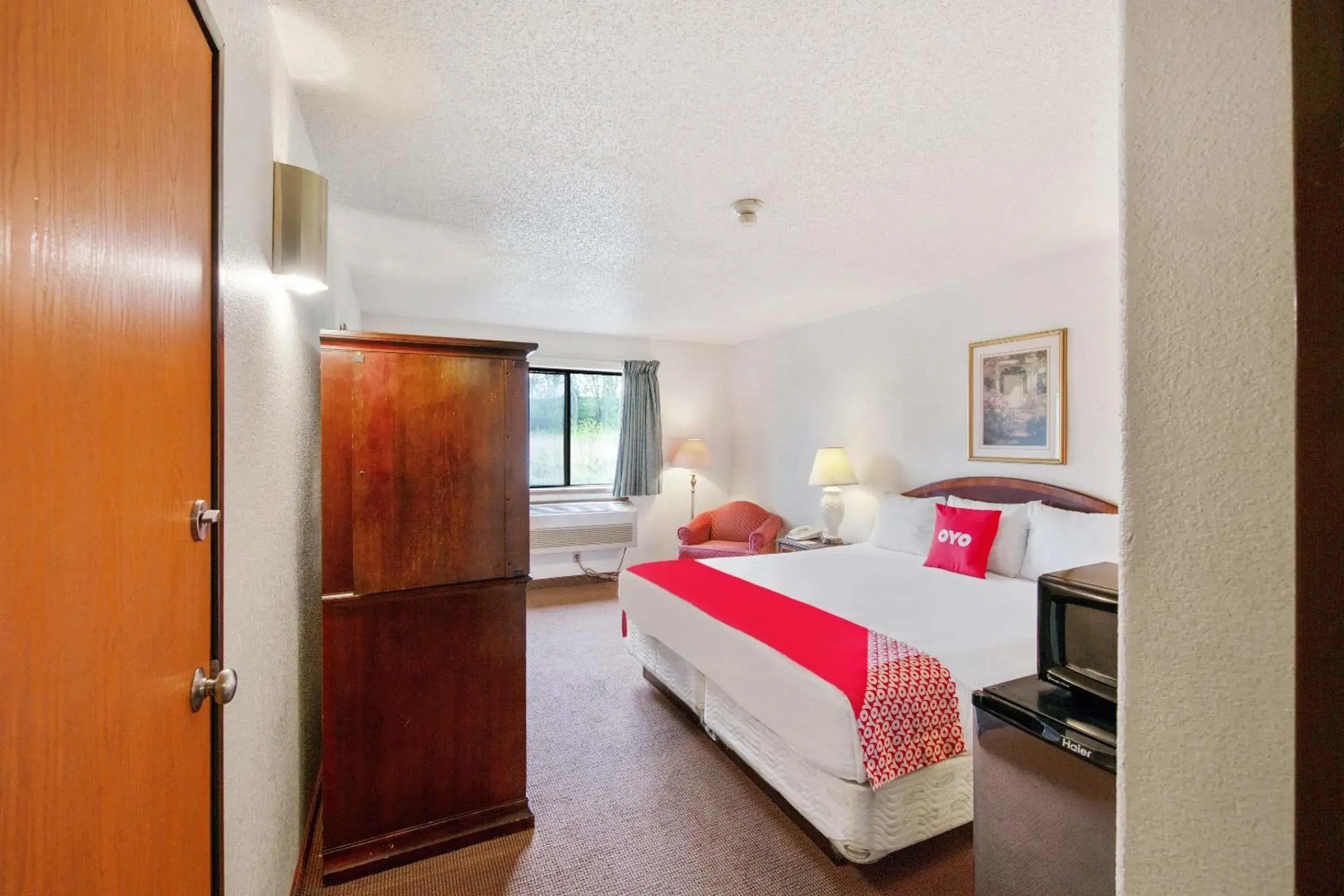 King Room in OYO Hotel Portage I-94 King Room in OYO Hotel Portage I-94