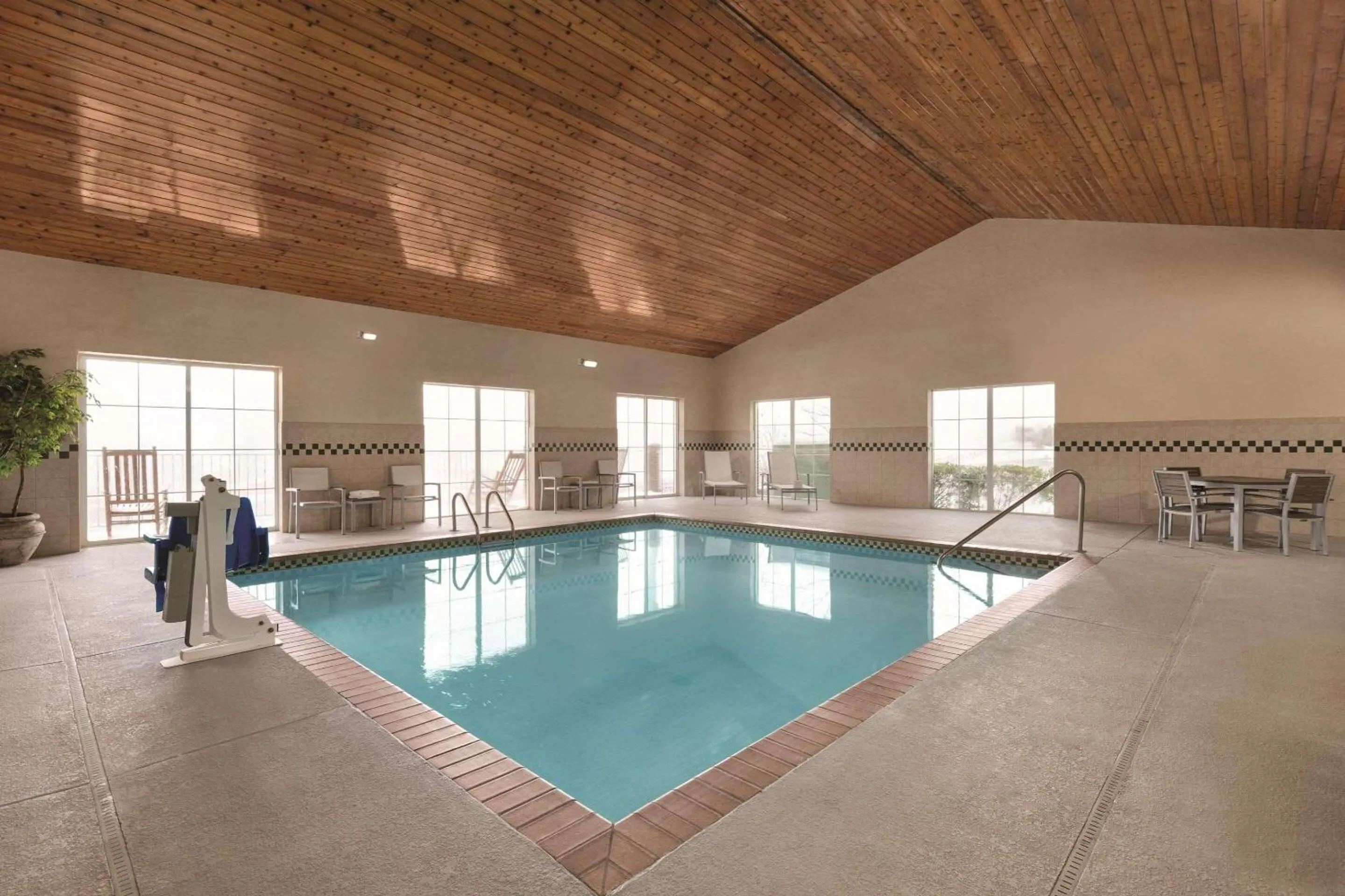 Swimming pool in Country Inn & Suites by Radisson, Boone, NC