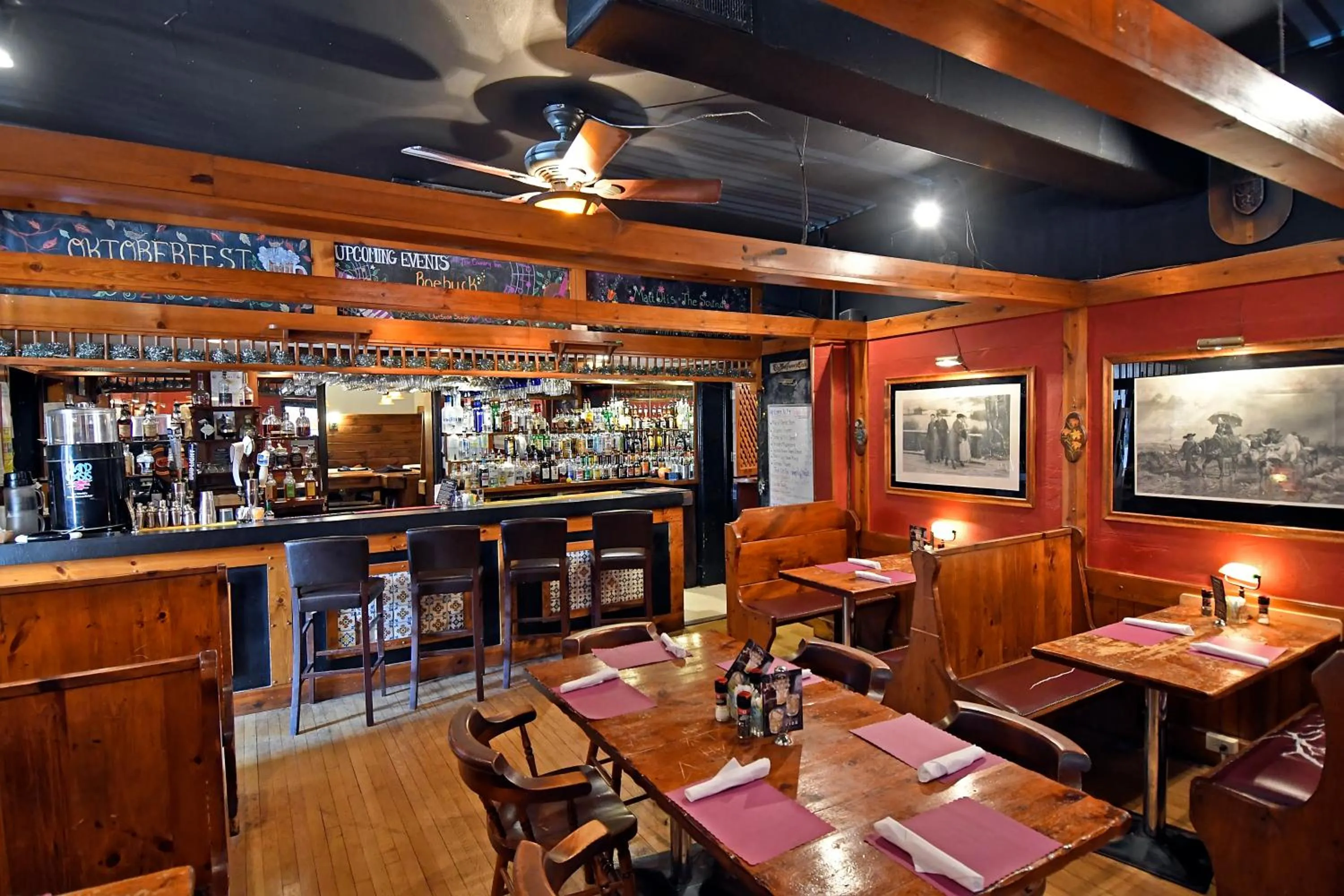 Restaurant/places to eat in The Country Inn of Berkeley Springs