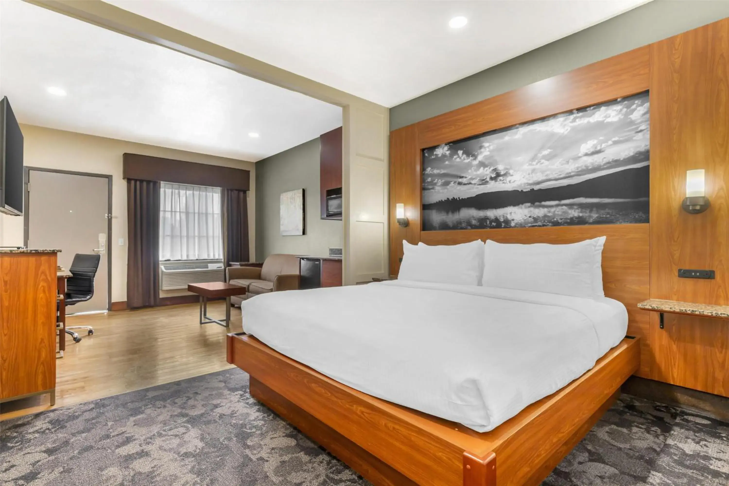 King Suite with Sofa Bed - Non-Smoking in Best Western Plus Oklahoma City Yukon King Suite with Sofa Bed - Non-Smoking in Best Western Plus Oklahoma City Yukon