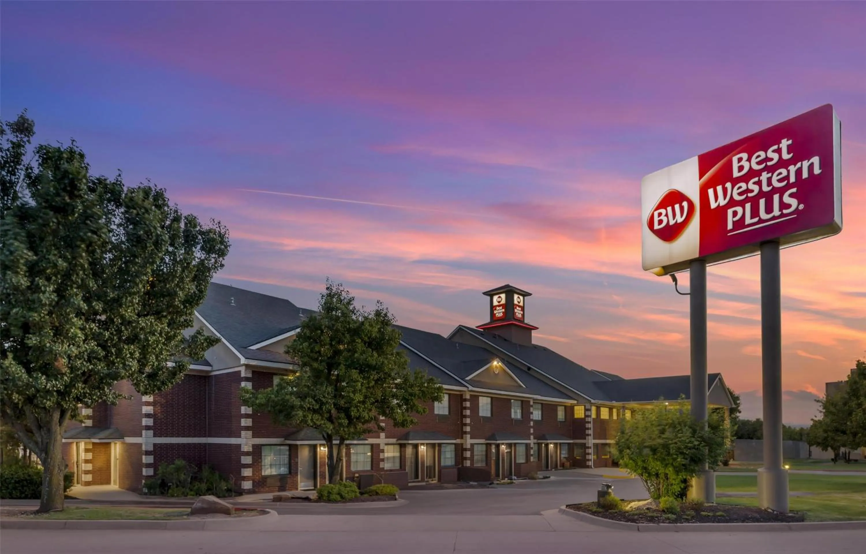 Property building in Best Western Plus Oklahoma City Yukon