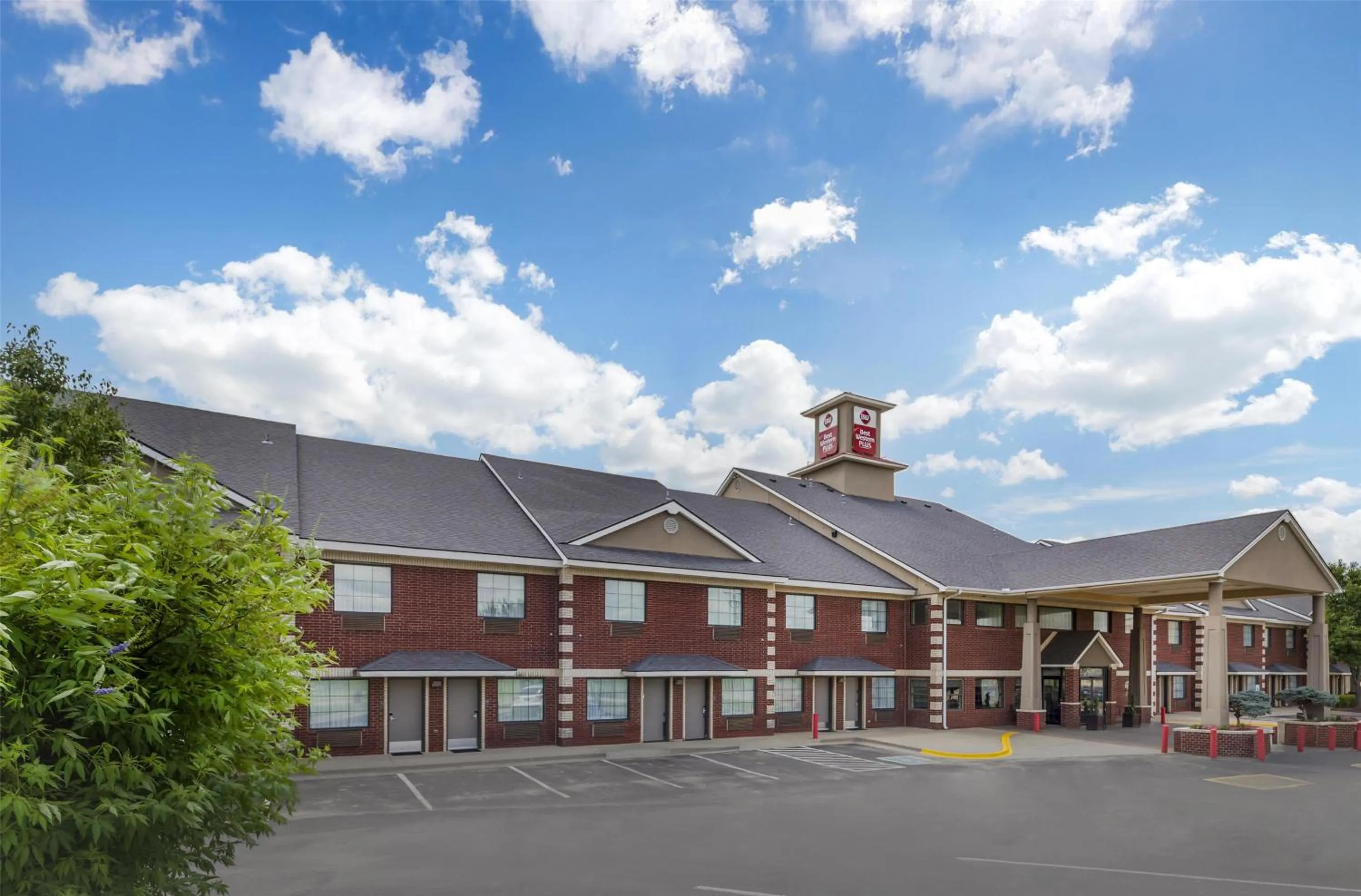 Property building in Best Western Plus Oklahoma City Yukon