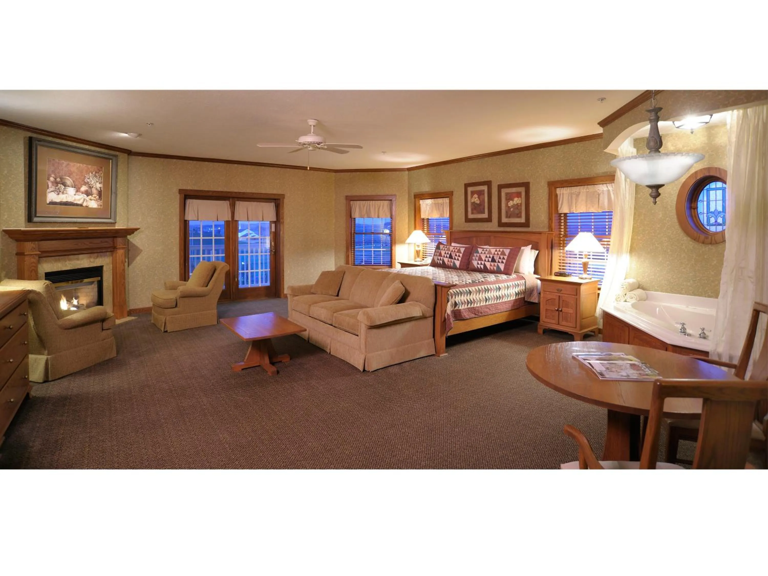 Photo of the whole room in Carlisle Inn