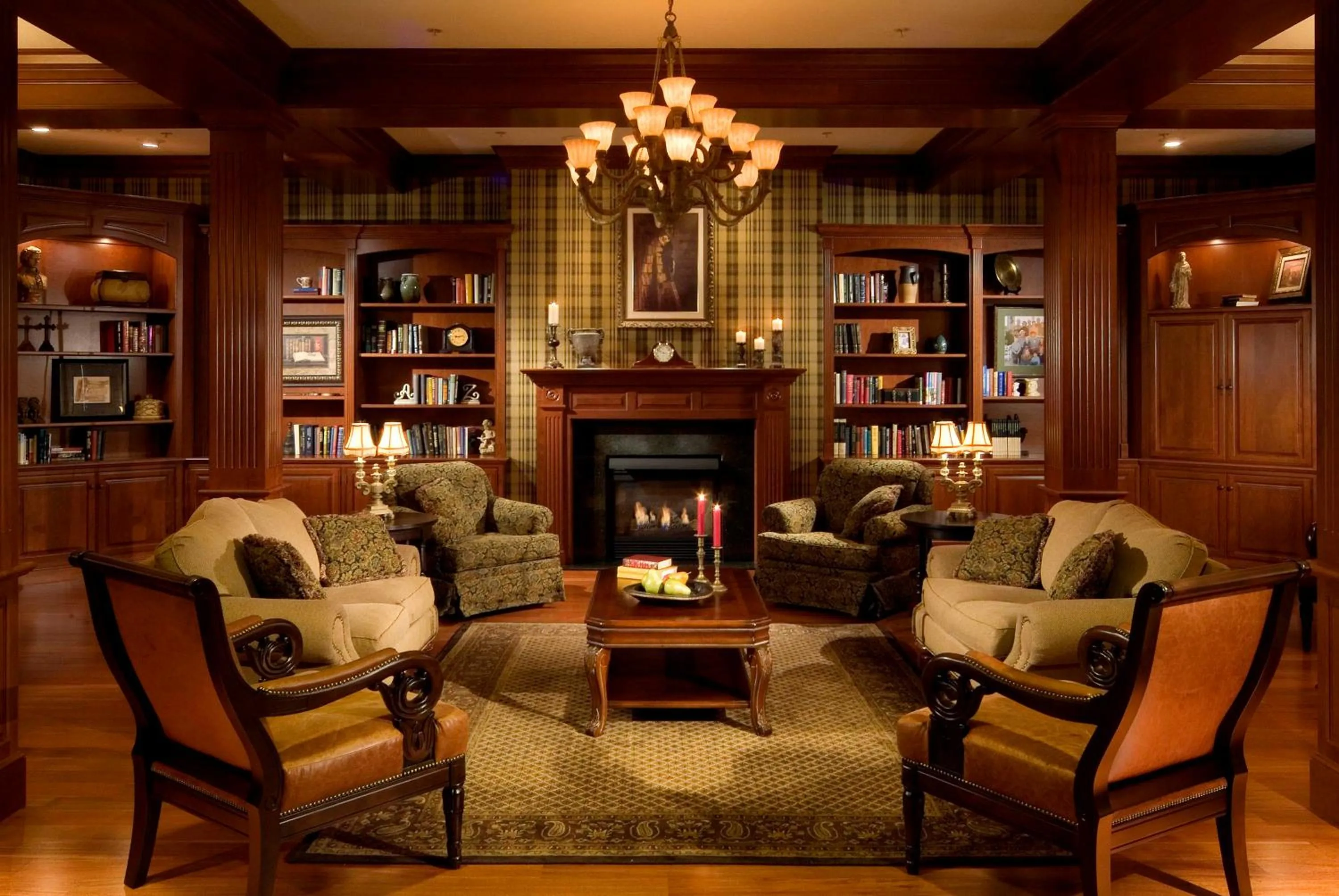 Library in Carlisle Inn