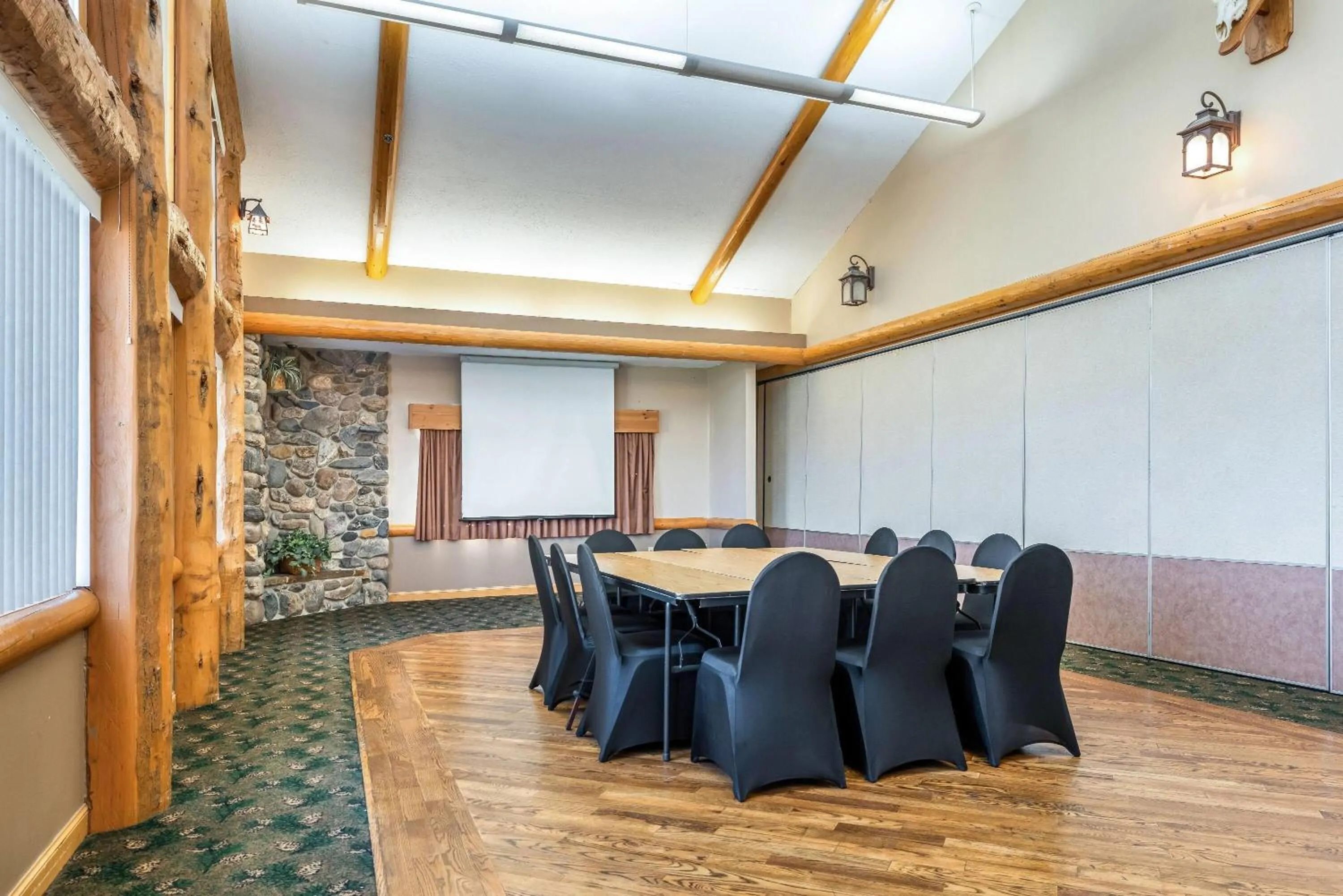 Meeting/conference room in AmericInn by Wyndham Chamberlain Conference Center