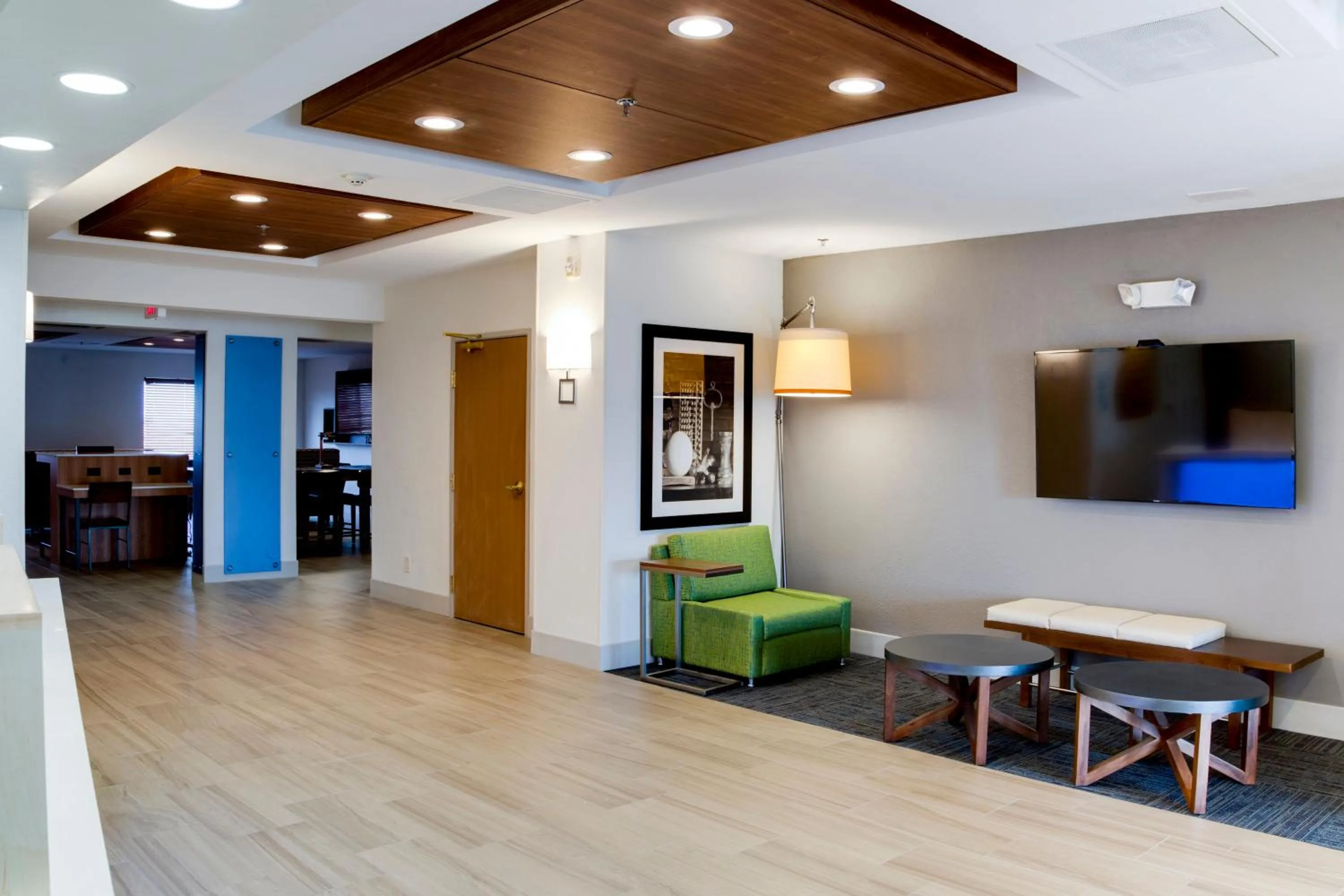 Lobby or reception in Holiday Inn Express & Suites Jacksonville by IHG