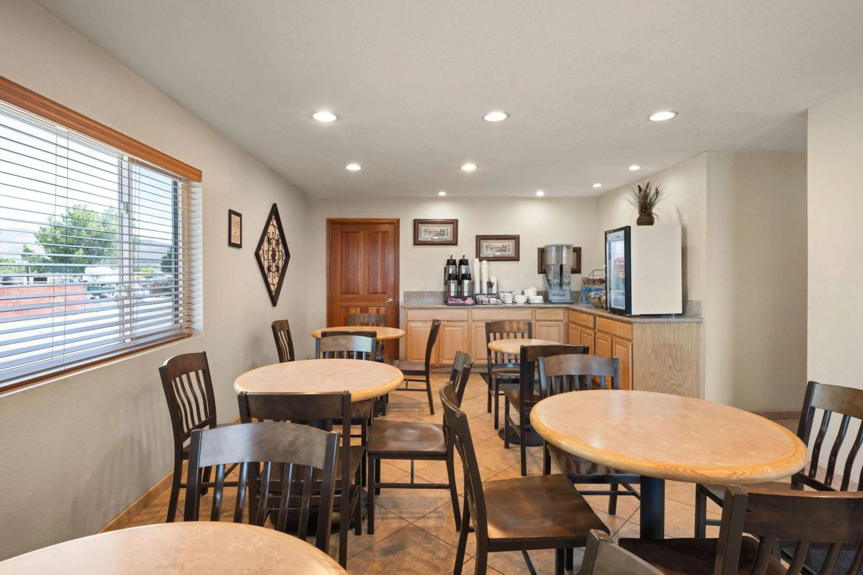 Breakfast in Super 8 by Wyndham Susanville