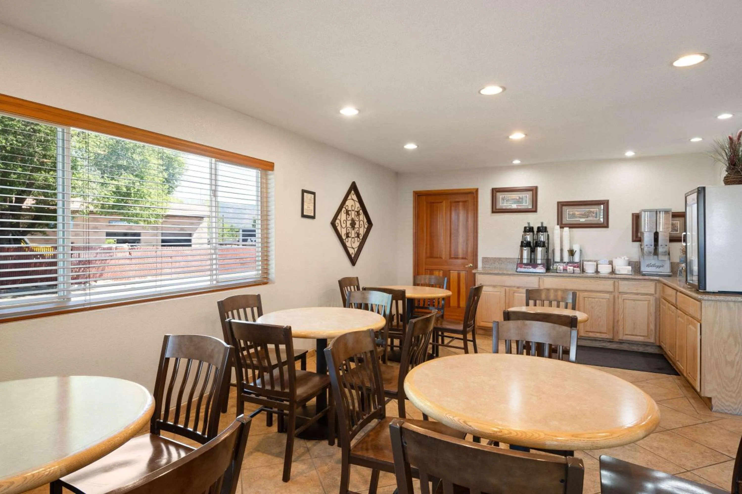 Breakfast in Super 8 by Wyndham Susanville