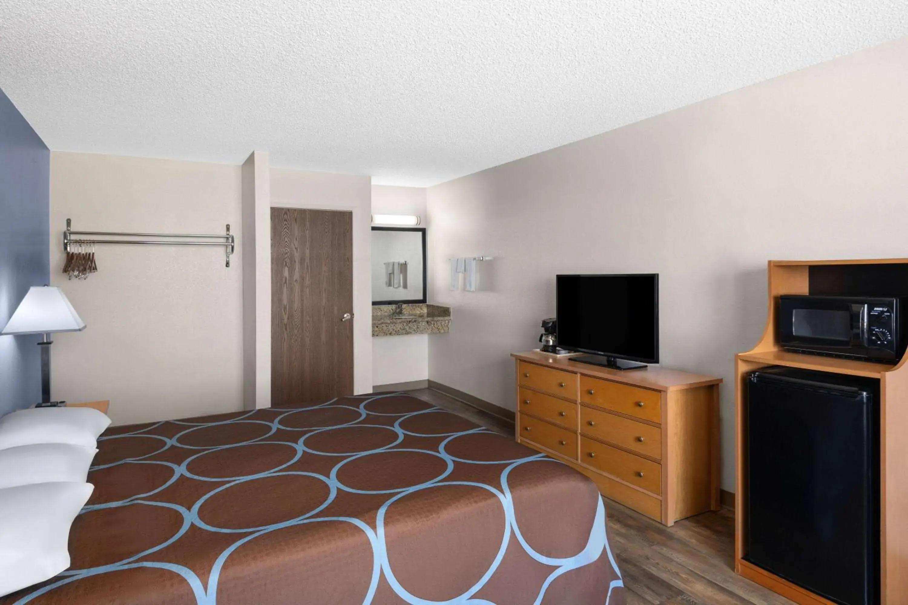 King Room - Disability Access - Non-Smoking in Super 8 by Wyndham Susanville King Room - Disability Access - Non-Smoking in Super 8 by Wyndham Susanville