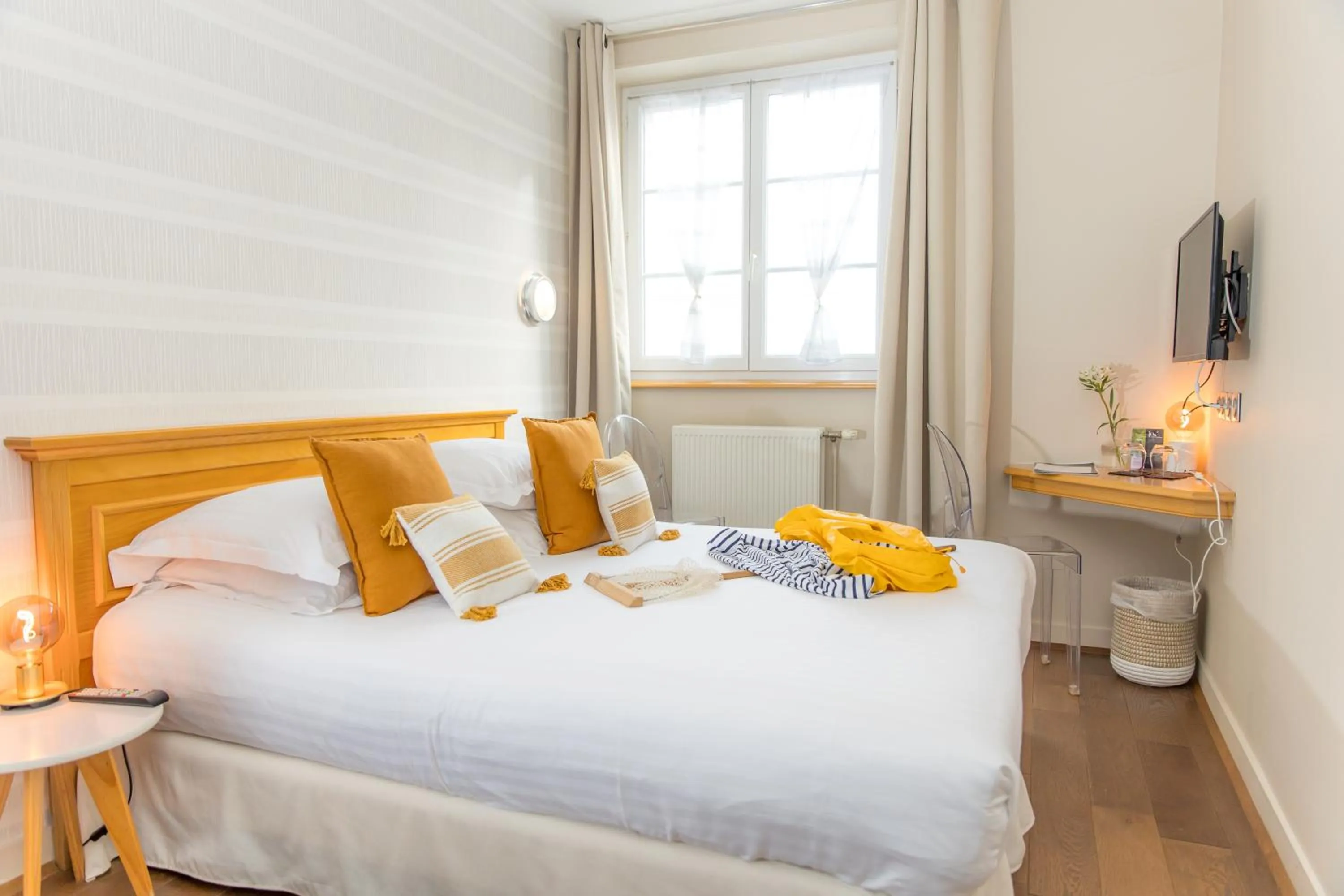 Photo of the whole room, Bed in Hôtel La Baie des Anges, son SPA marin & sa piscine couverte et chauffée