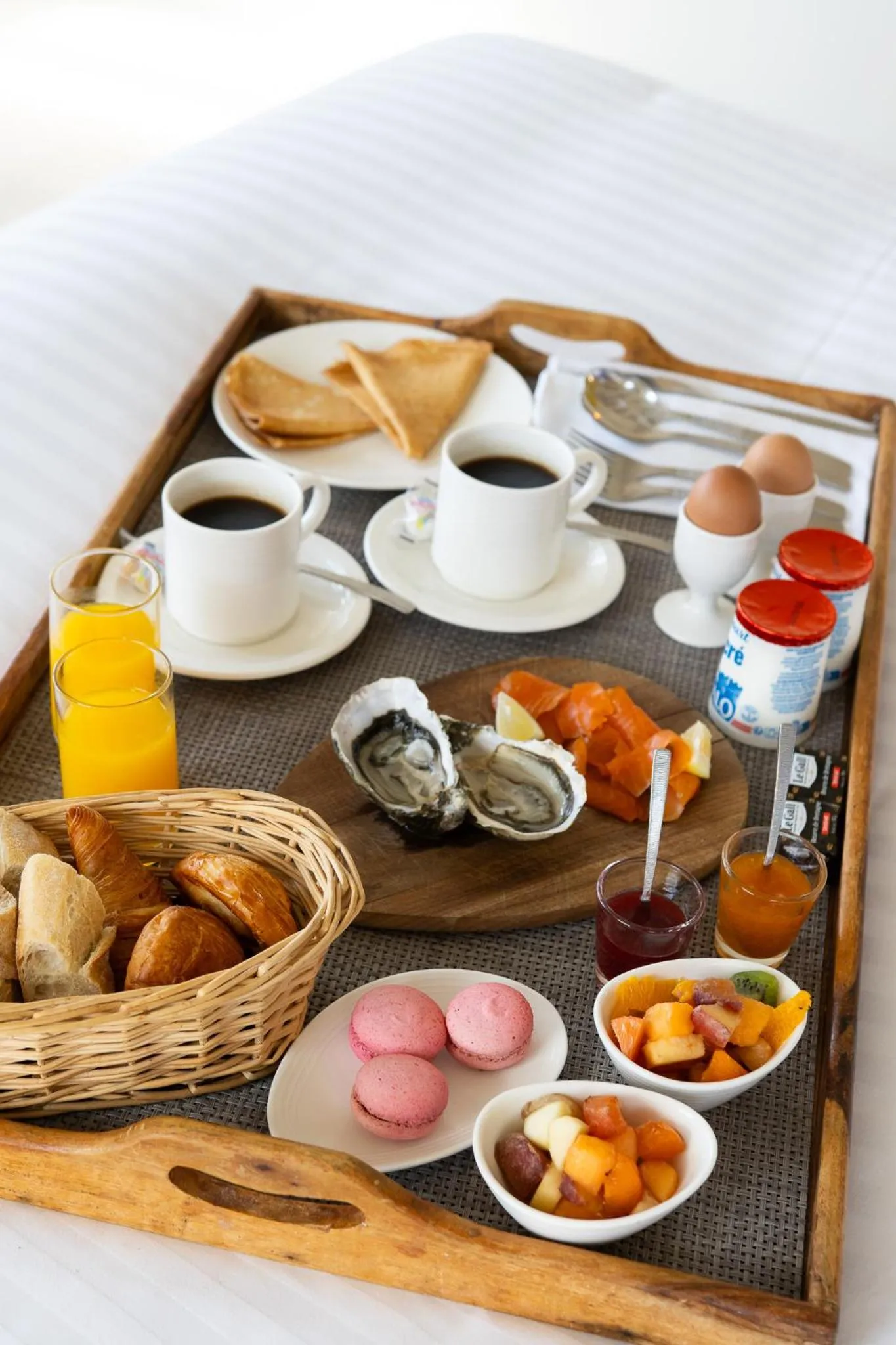 Breakfast in Hôtel La Baie des Anges, son SPA marin & sa piscine couverte et chauffée