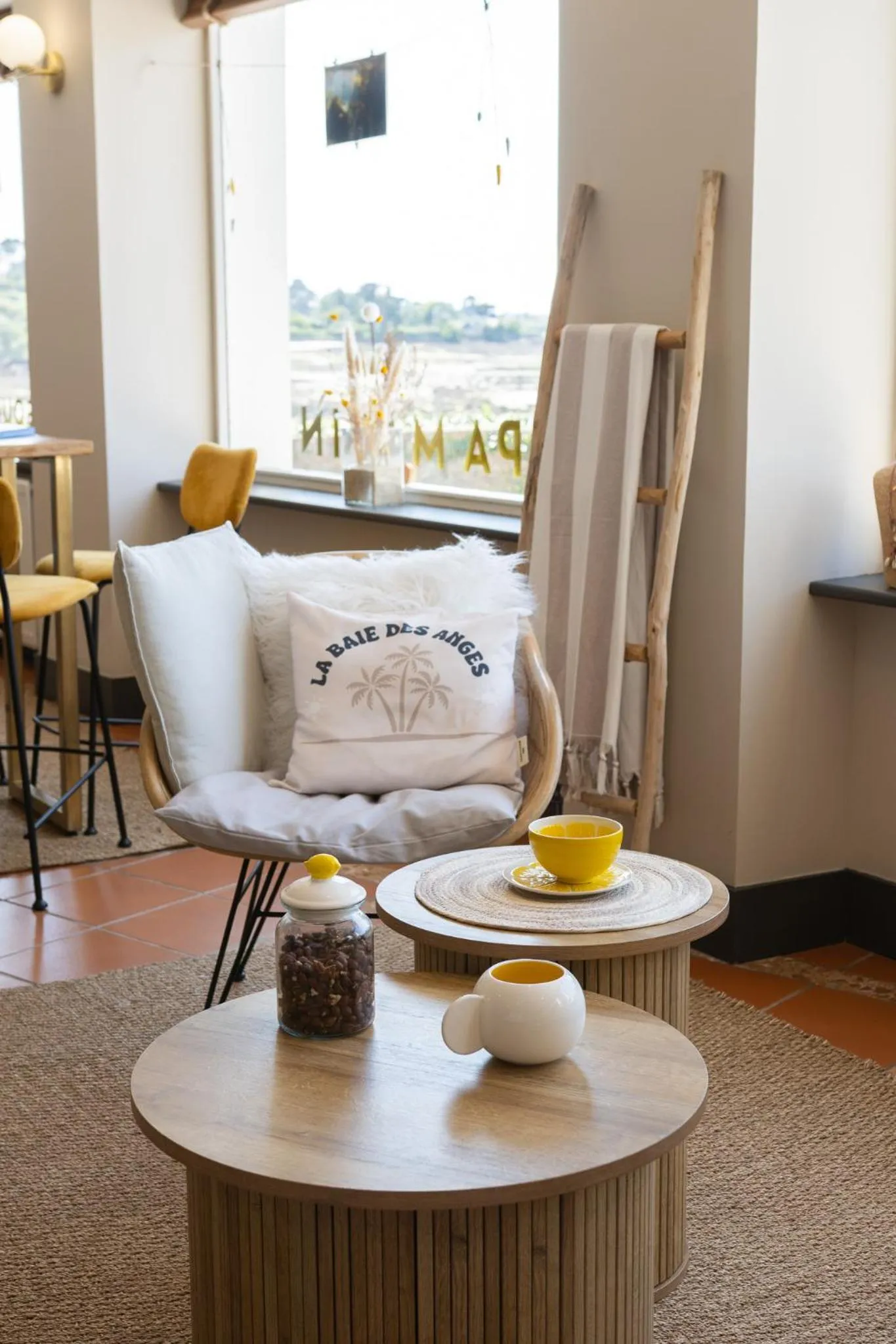 Lobby or reception in Hôtel La Baie des Anges, son SPA marin & sa piscine couverte et chauffée