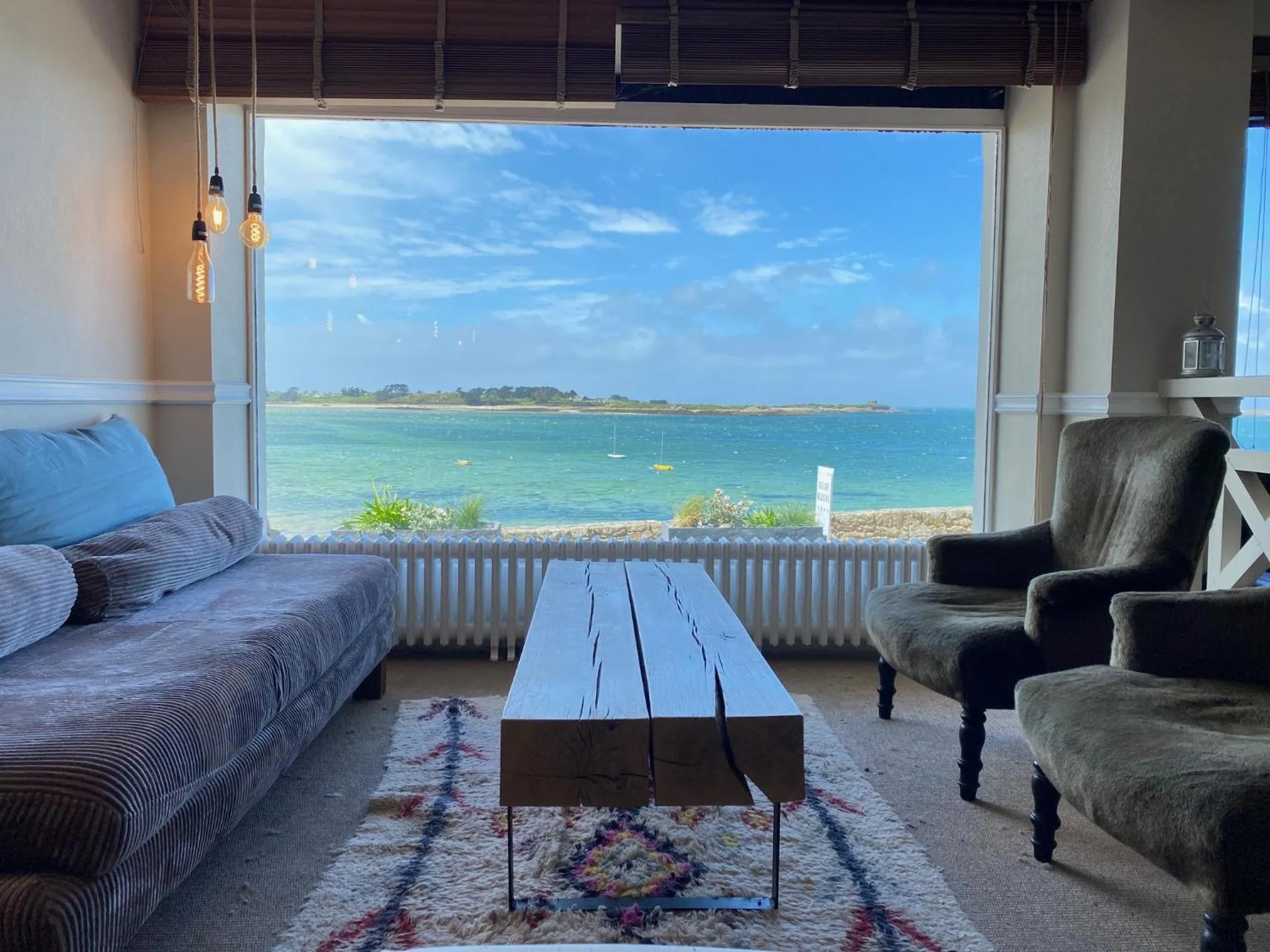 Seating area in Hôtel La Baie des Anges, son SPA marin & sa piscine couverte et chauffée