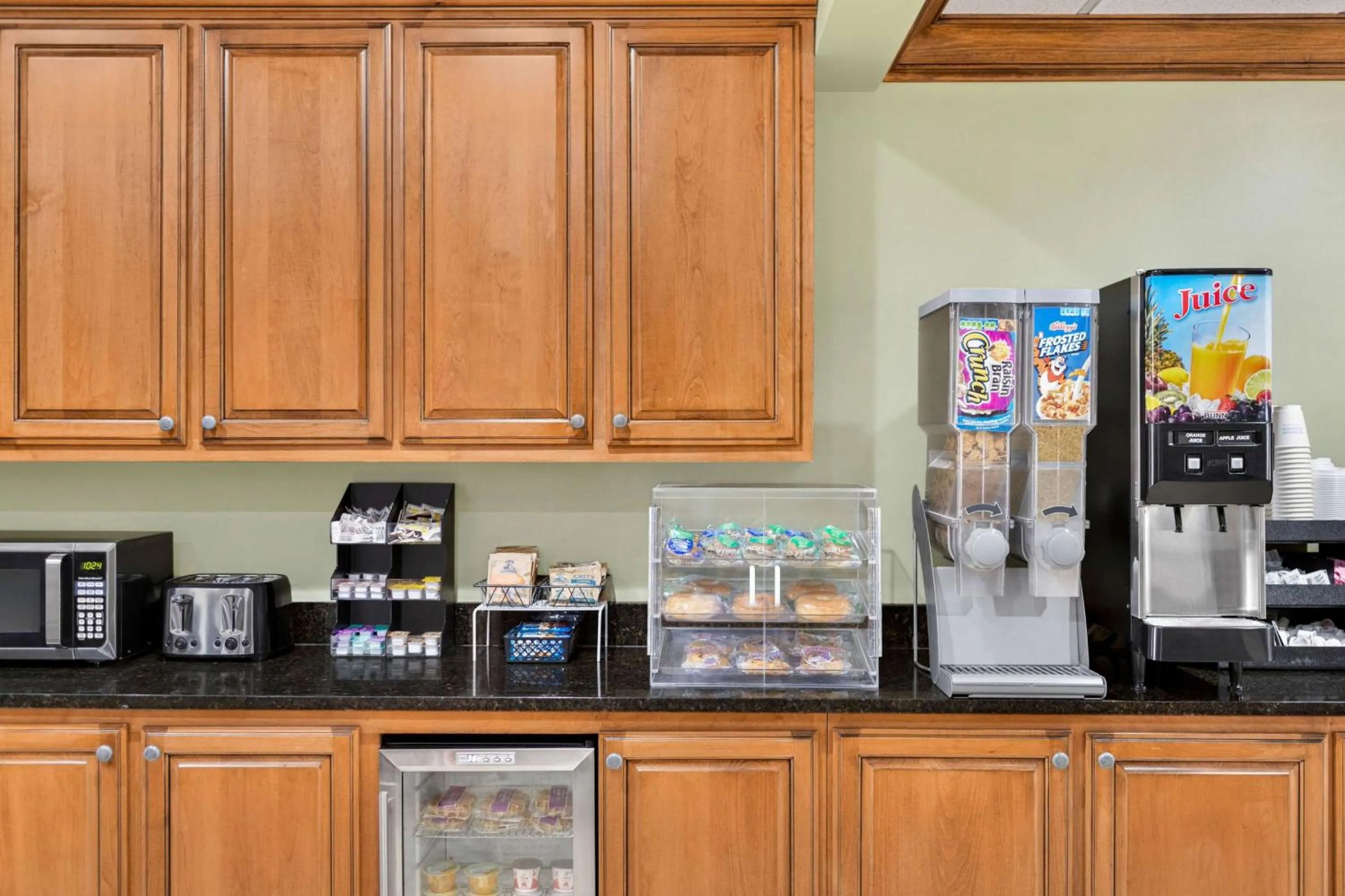 Breakfast in Microtel Inn & Suites by Wyndham Woodstock/Atlanta North