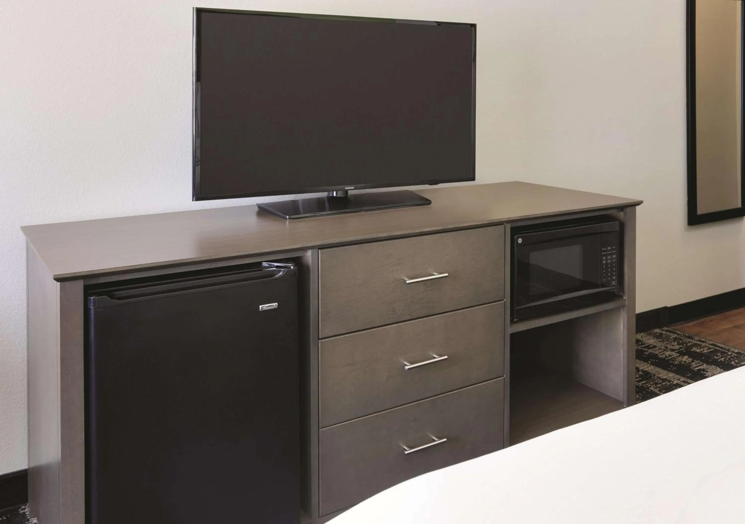 Bedroom in La Quinta by Wyndham Tyler South