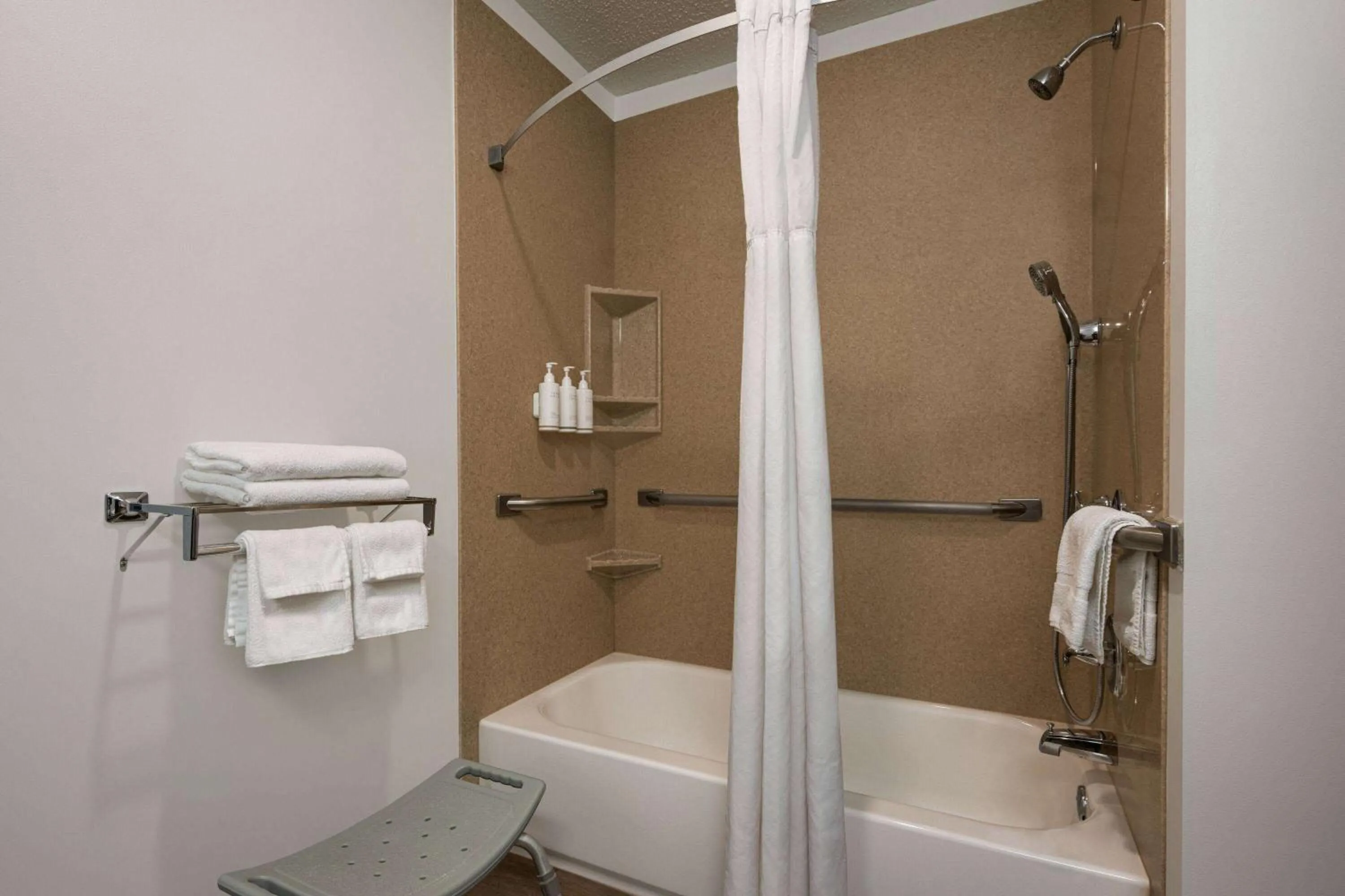 Shower in Days Inn by Wyndham Carbondale