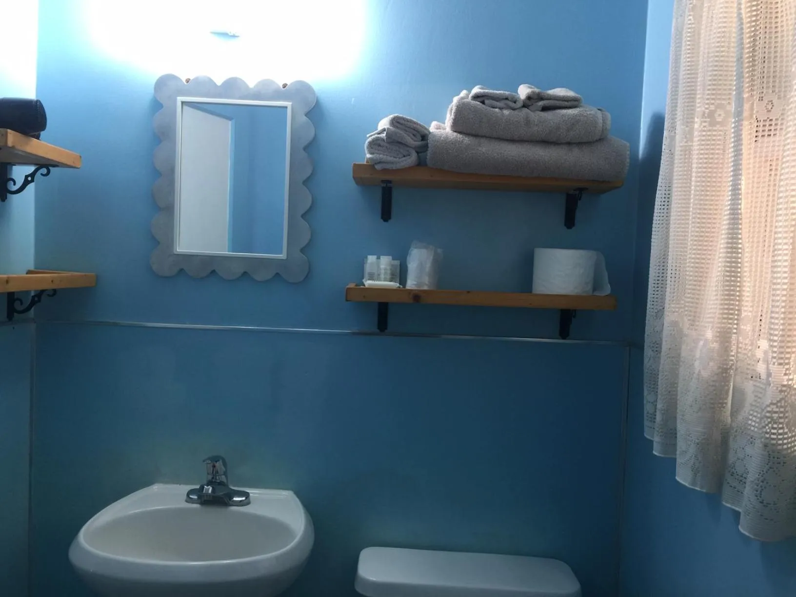 Bathroom in Dunsmuir Lodge