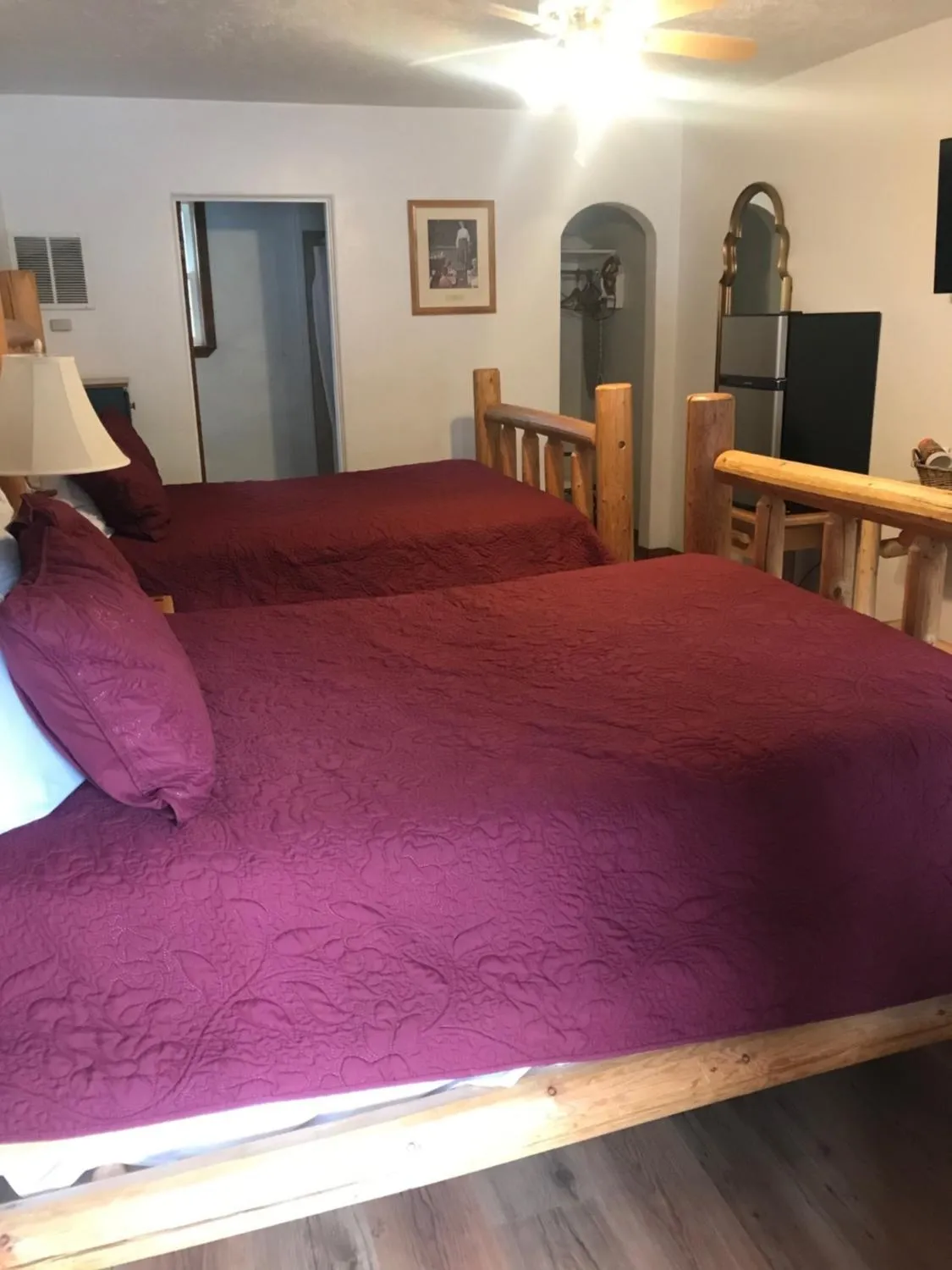 Bed in Dunsmuir Lodge
