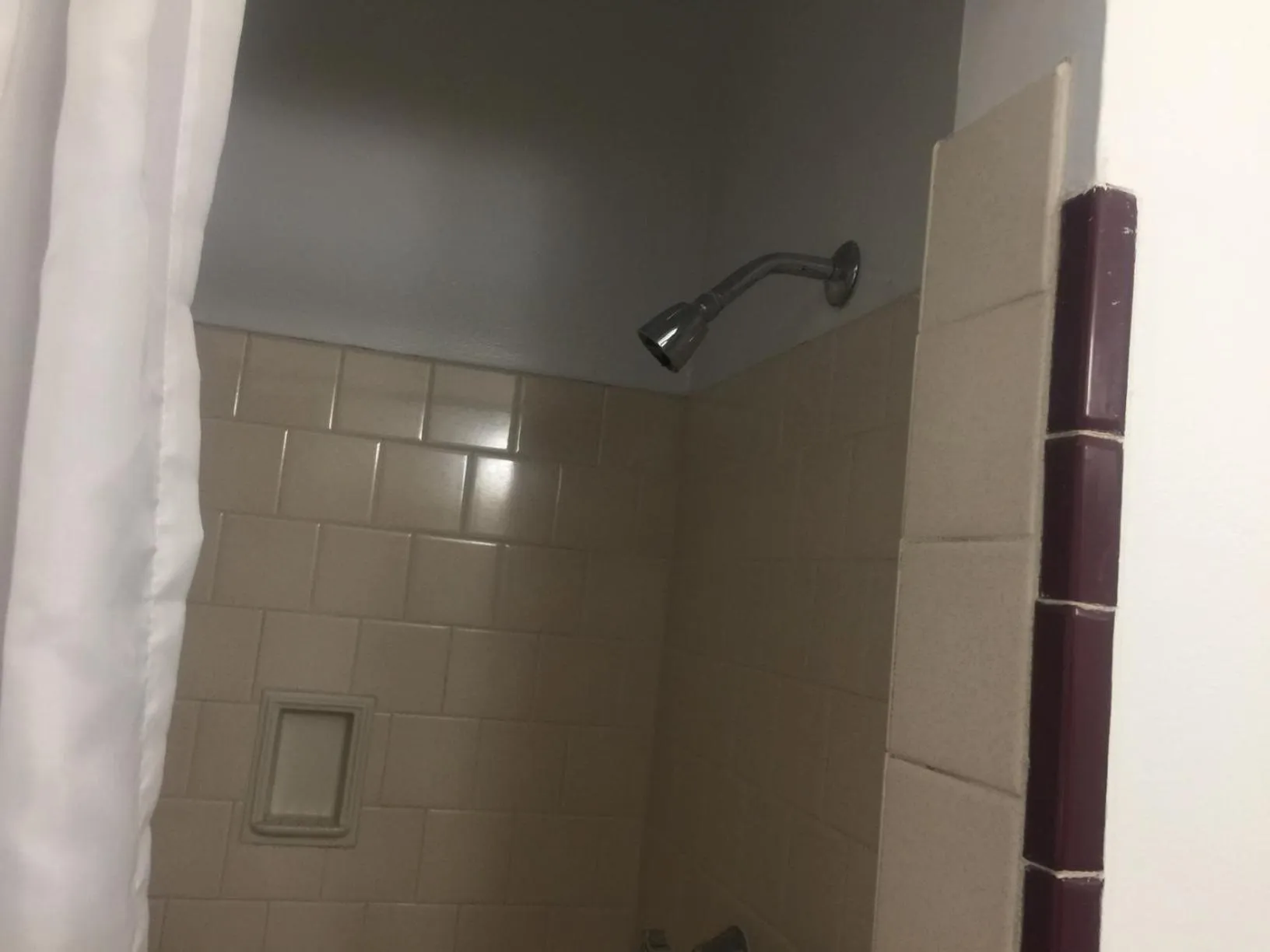 Shower in Dunsmuir Lodge