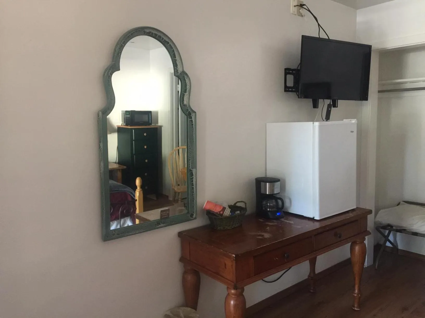 TV and multimedia in Dunsmuir Lodge