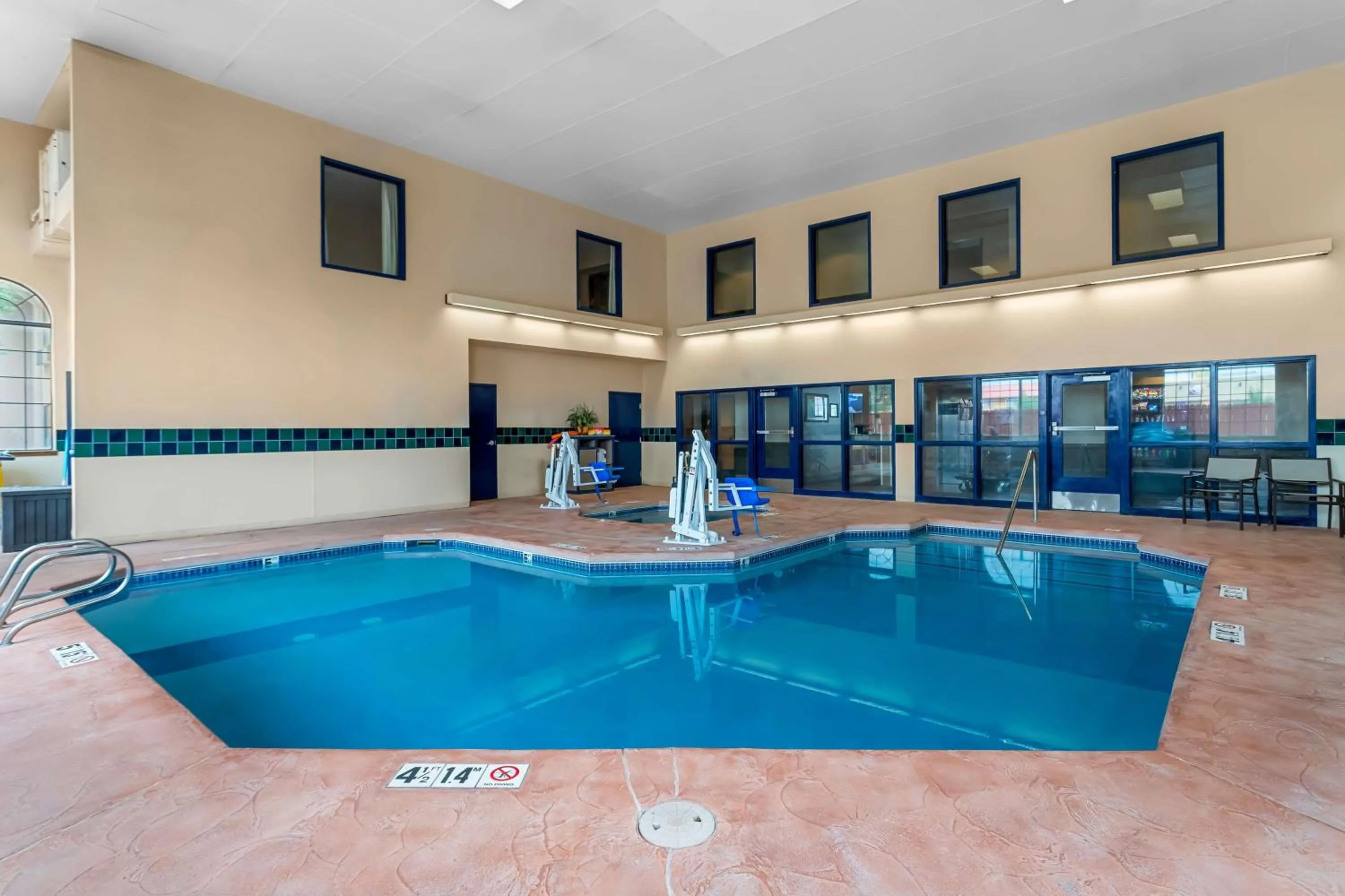 Pool view in Best Western Moriarty Heritage Inn