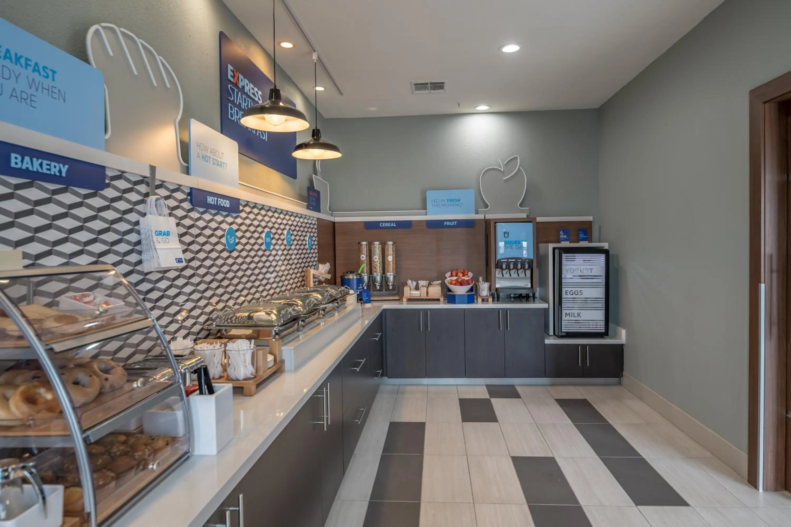 Breakfast in Holiday Inn Express & Suites N Waco Area - West by IHG